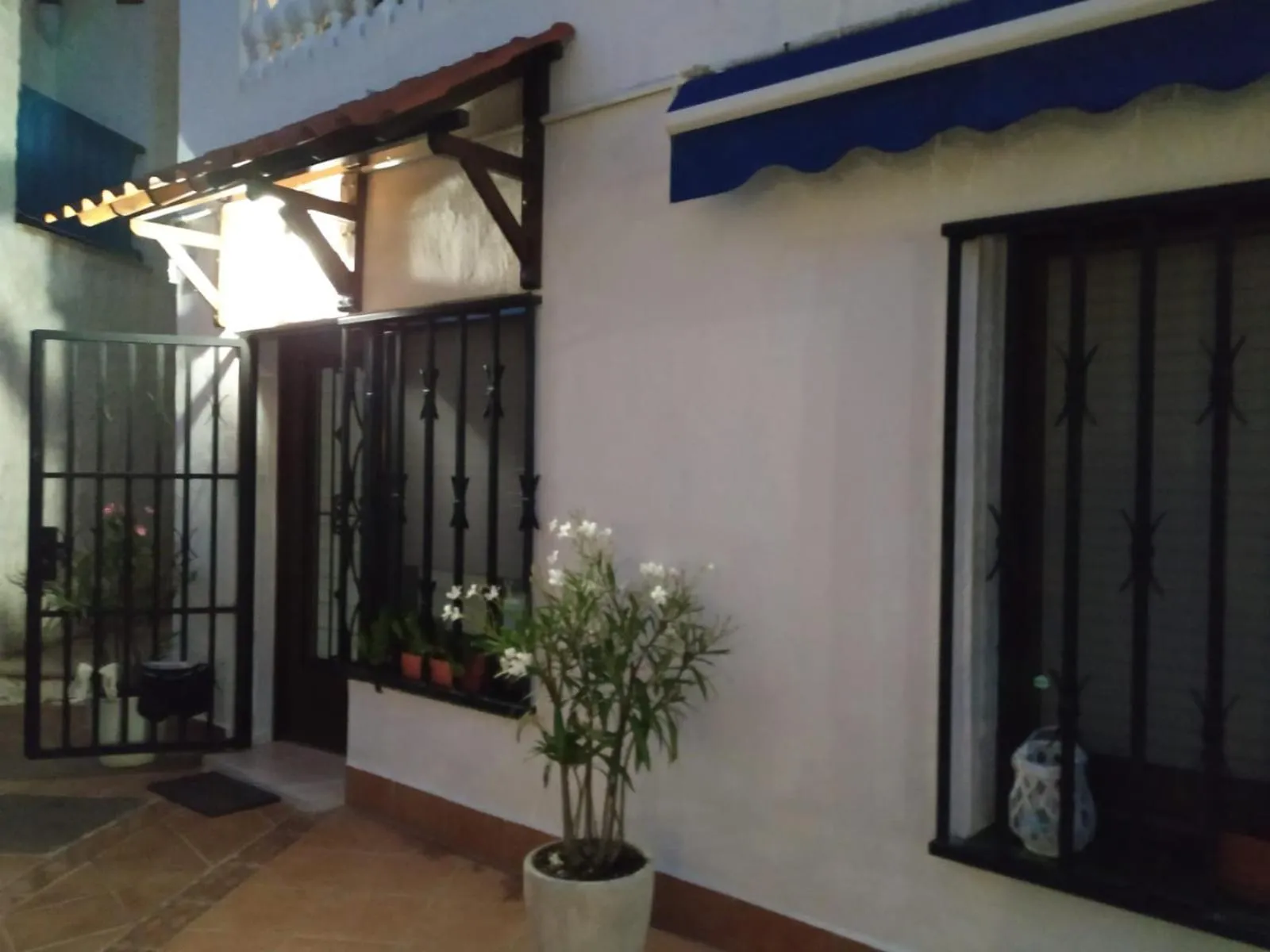 Little Paradise . Apartment in front of the sea