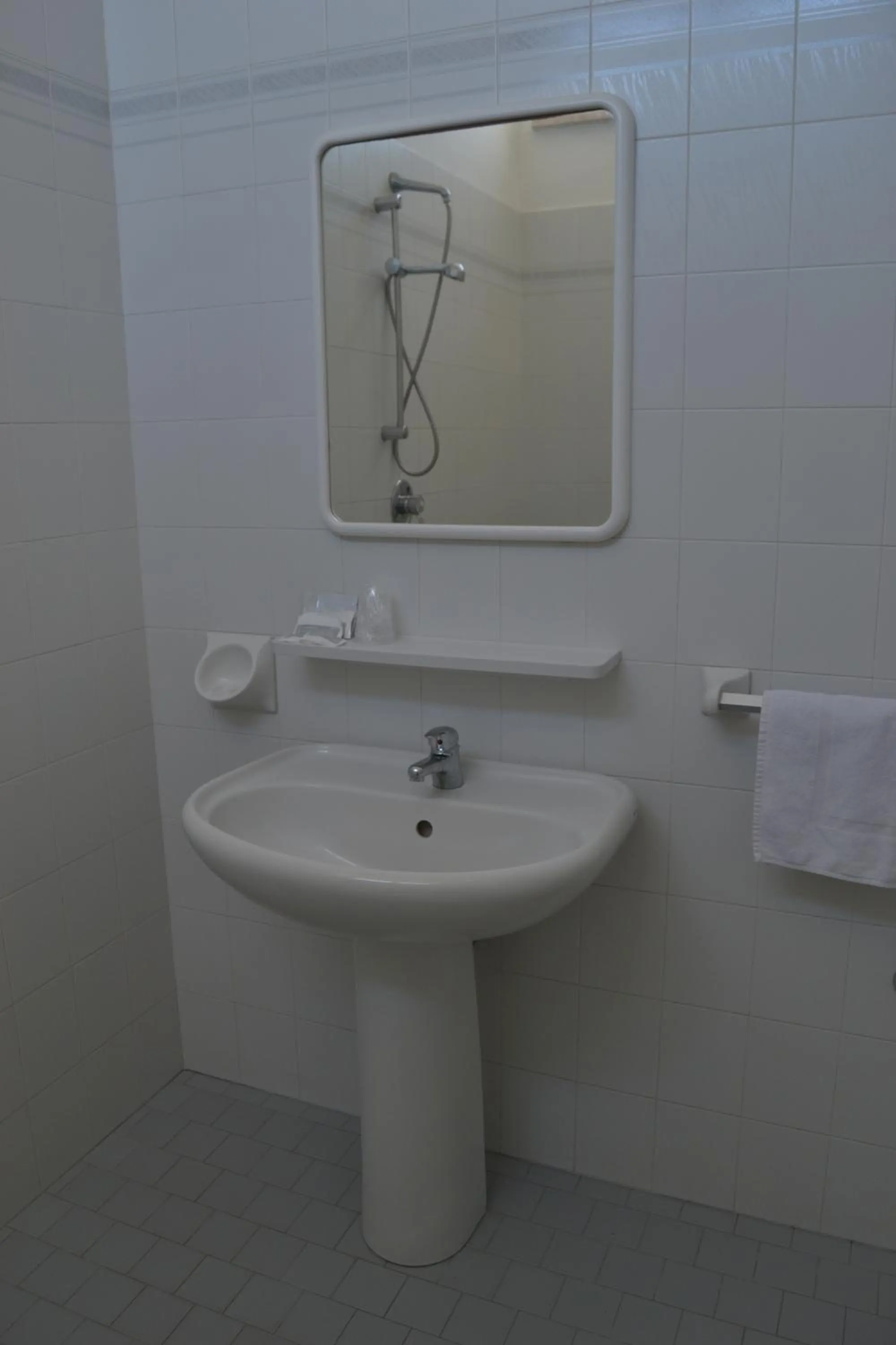 Bathroom in Hotel Artide