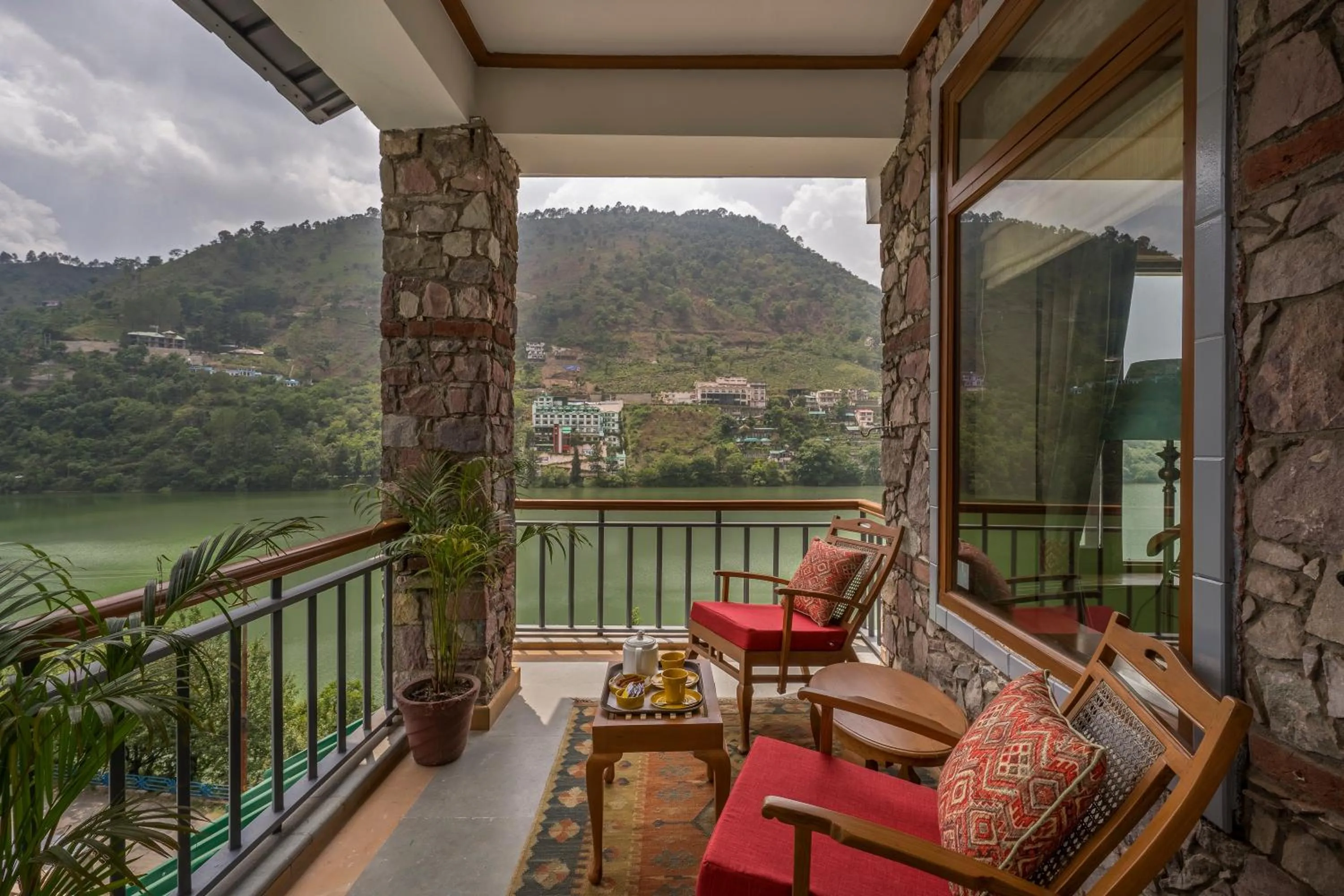 Lake view in The Fishermen's Lodge by Leisure Hotels