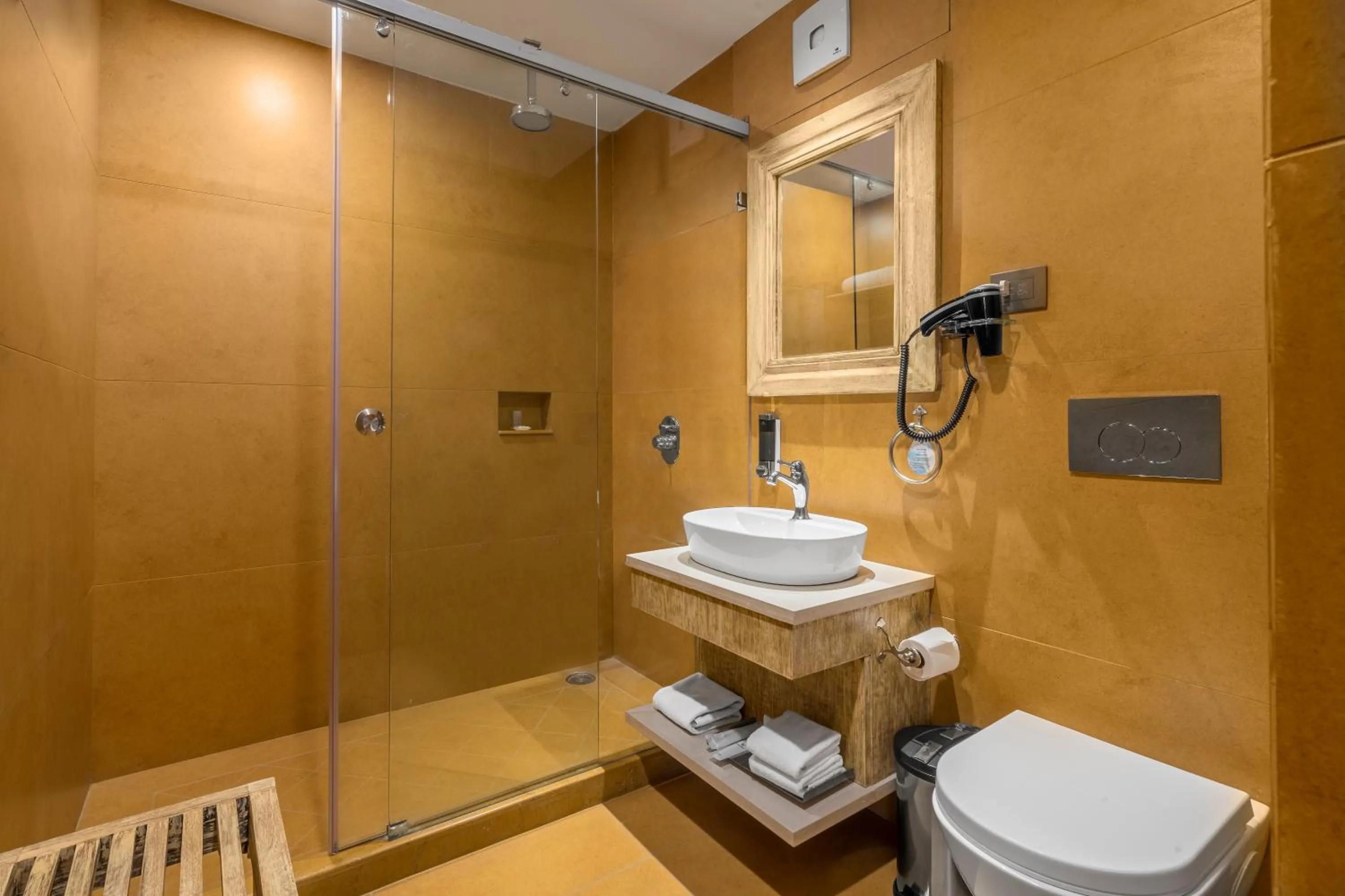 Bathroom in The Fishermen's Lodge by Leisure Hotels