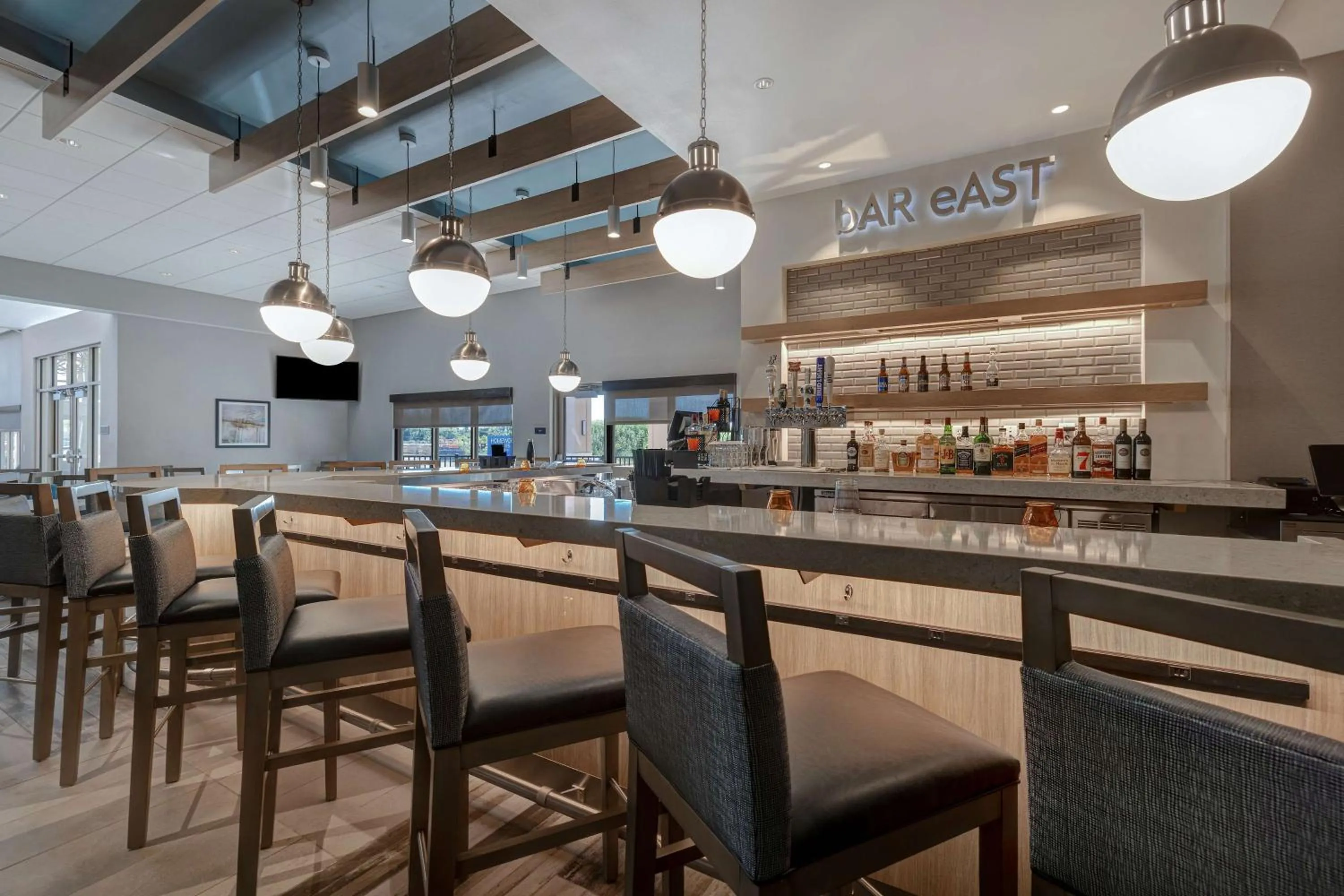 Lounge or bar in Homewood Suites By Hilton Oak Creek Milwaukee