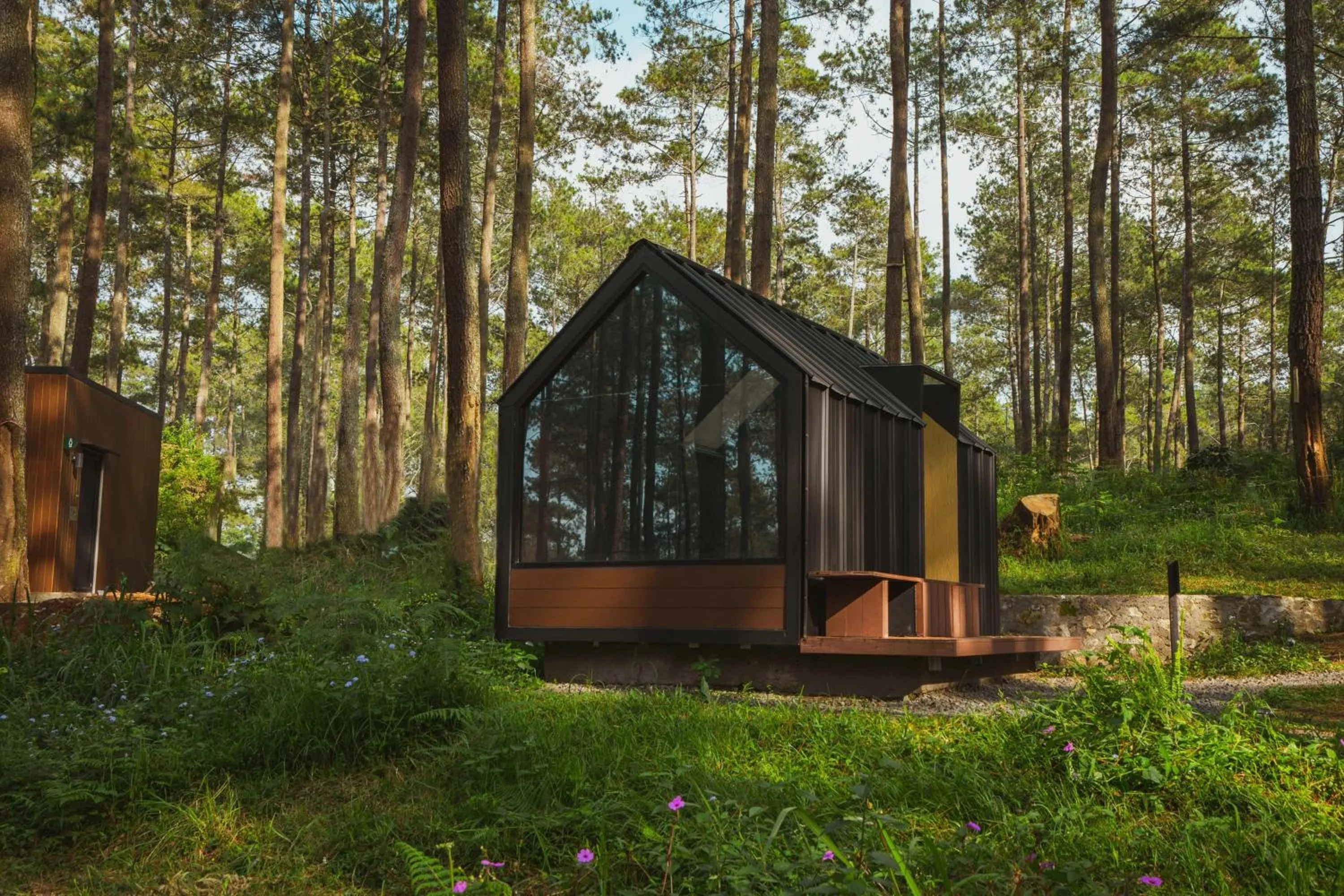 Property building in Bobocabin Cikole, Bandung