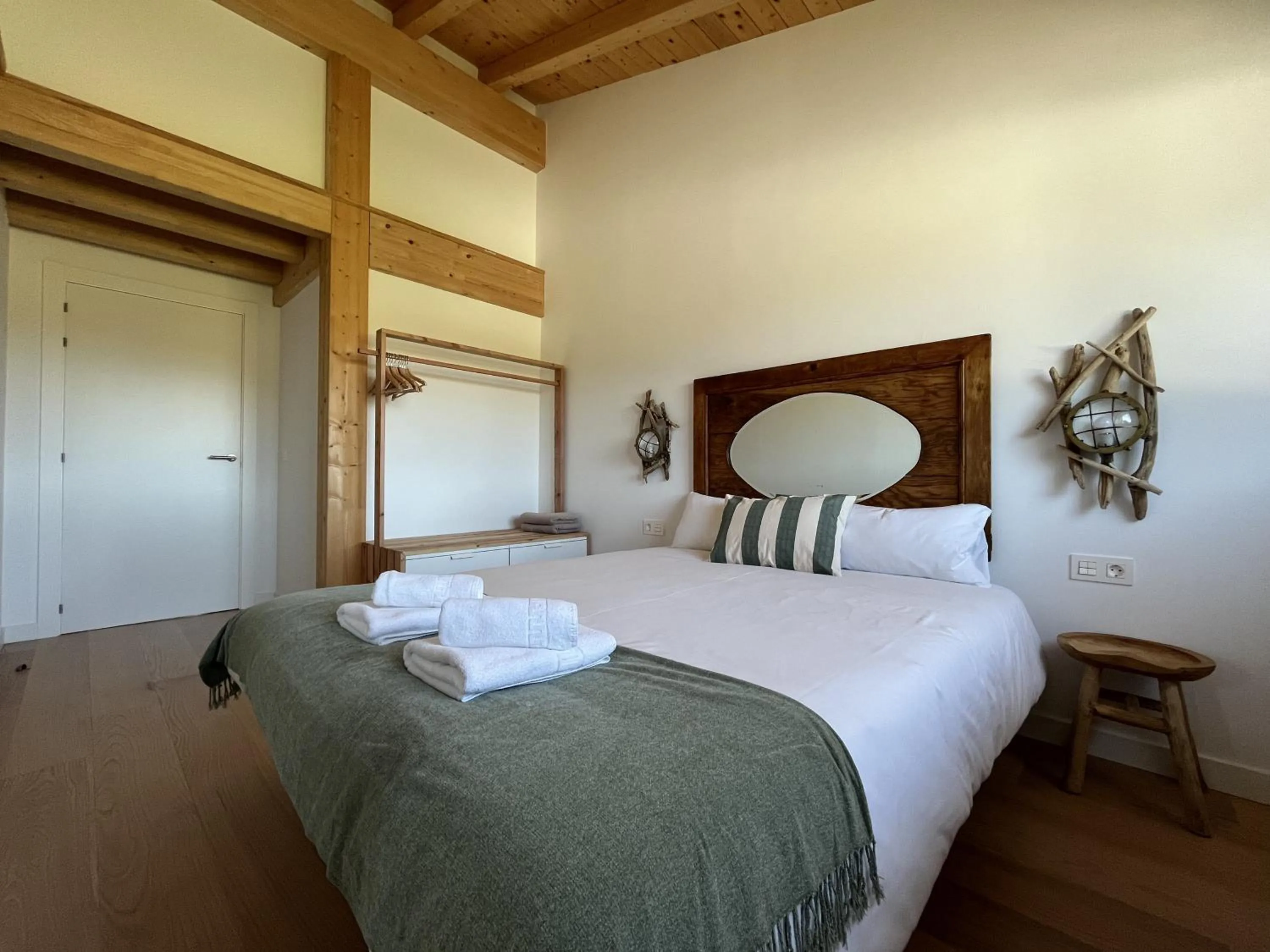 Bedroom, Bed in Basoan