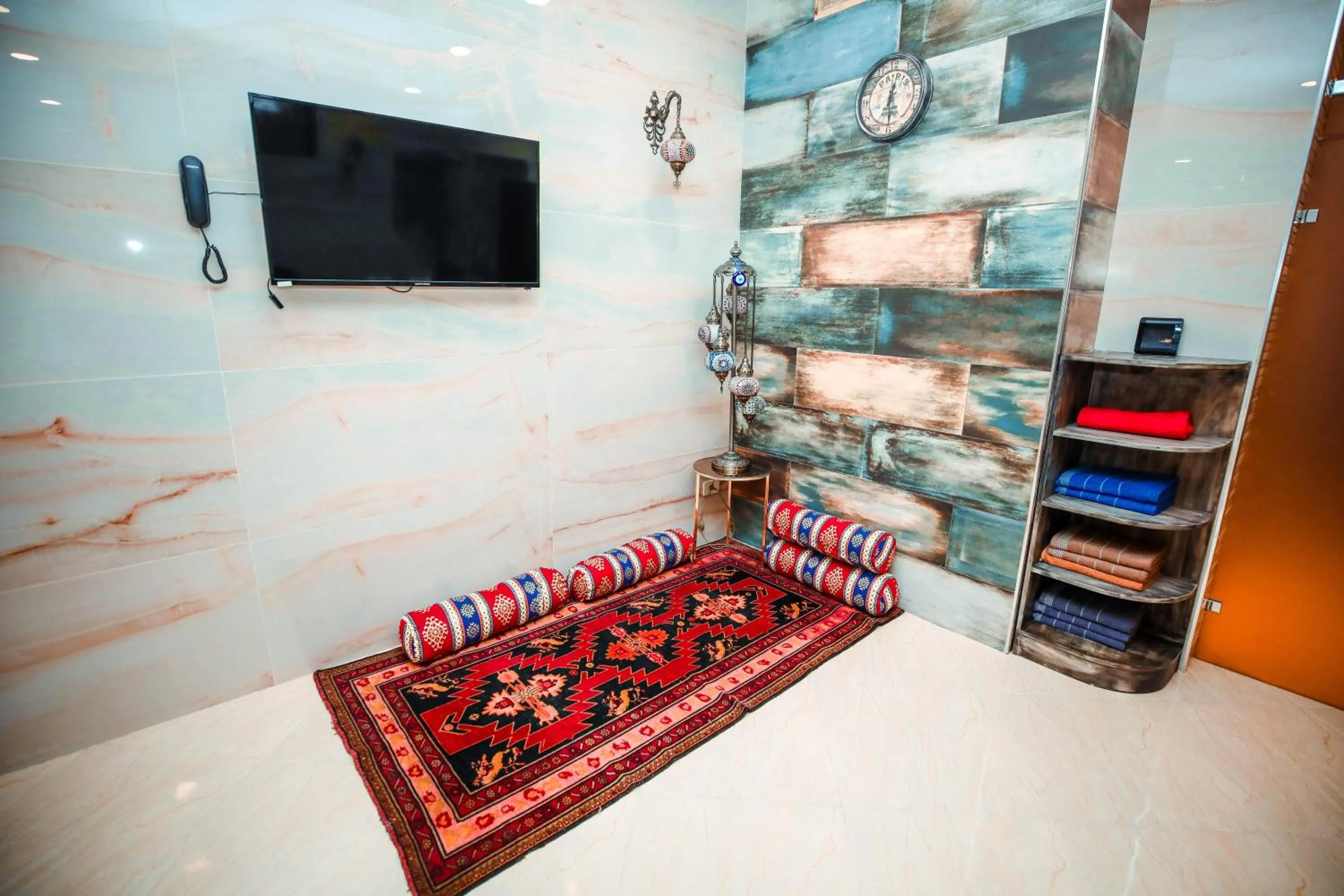 Sauna in Regal Inn Badamdar Hotel