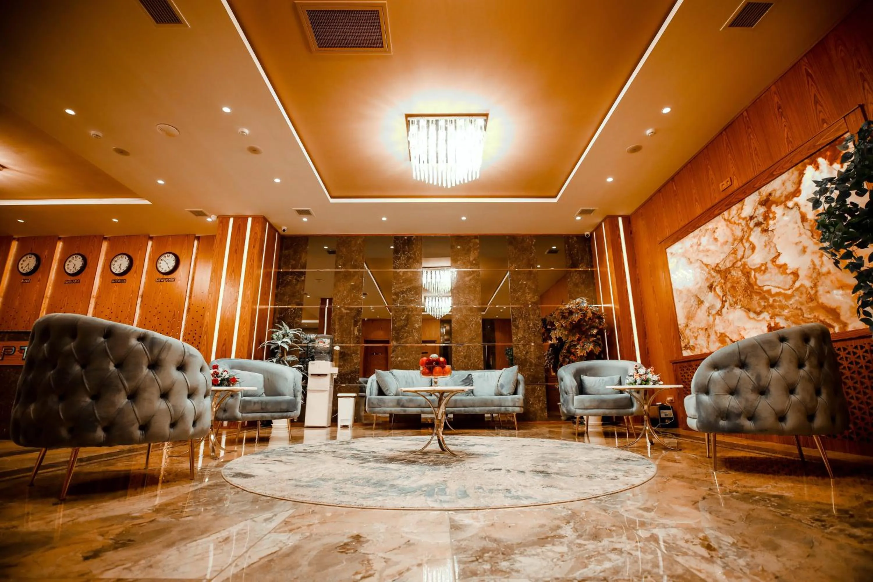 Lobby or reception in Regal Inn Badamdar Hotel