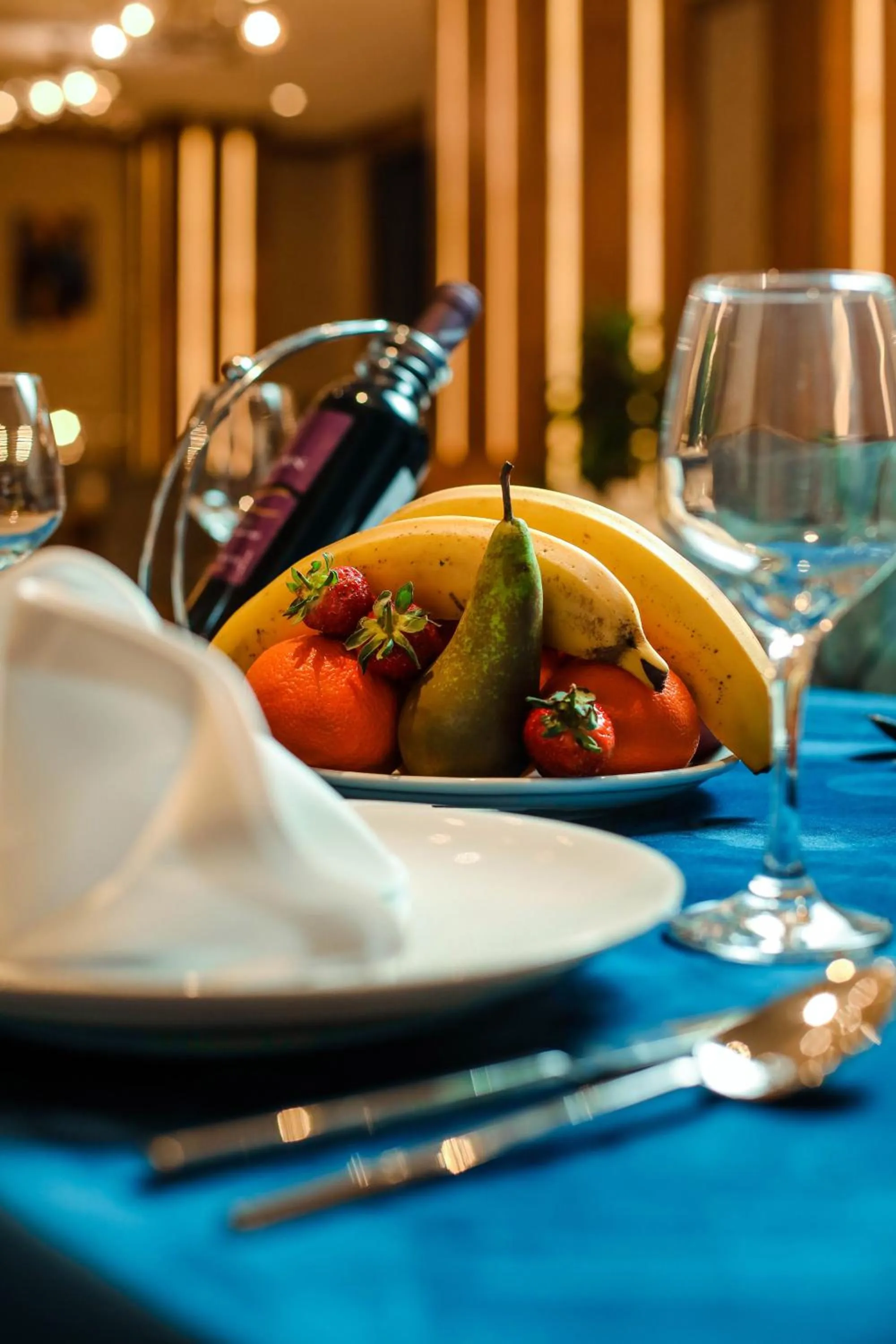 Restaurant/places to eat in Regal Inn Badamdar Hotel