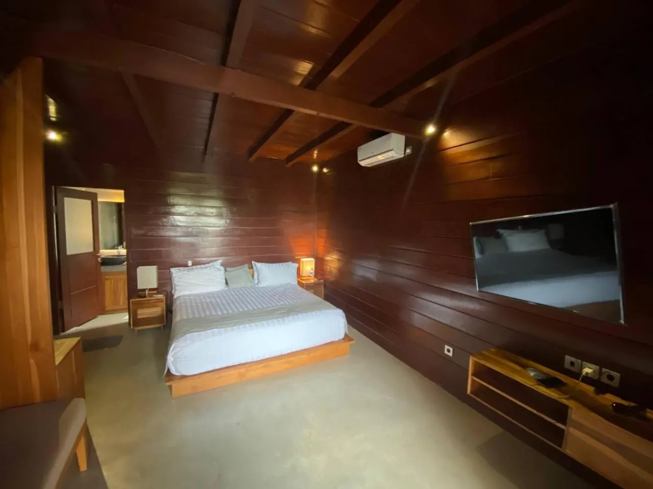 TV and multimedia, Bed in Bhumi Lovina Residence & Villa