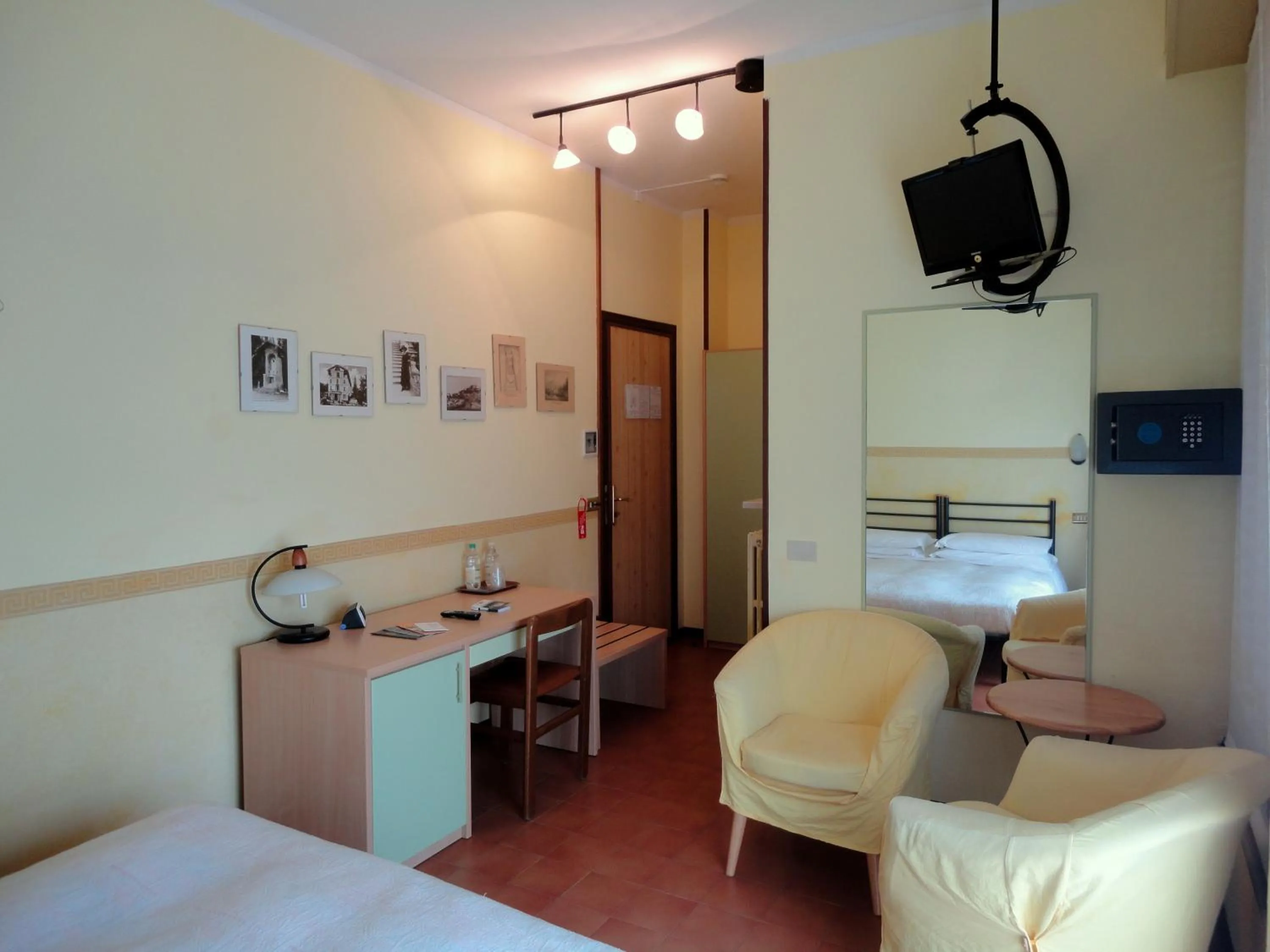 Decorative detail, Bed in Hotel Astoria