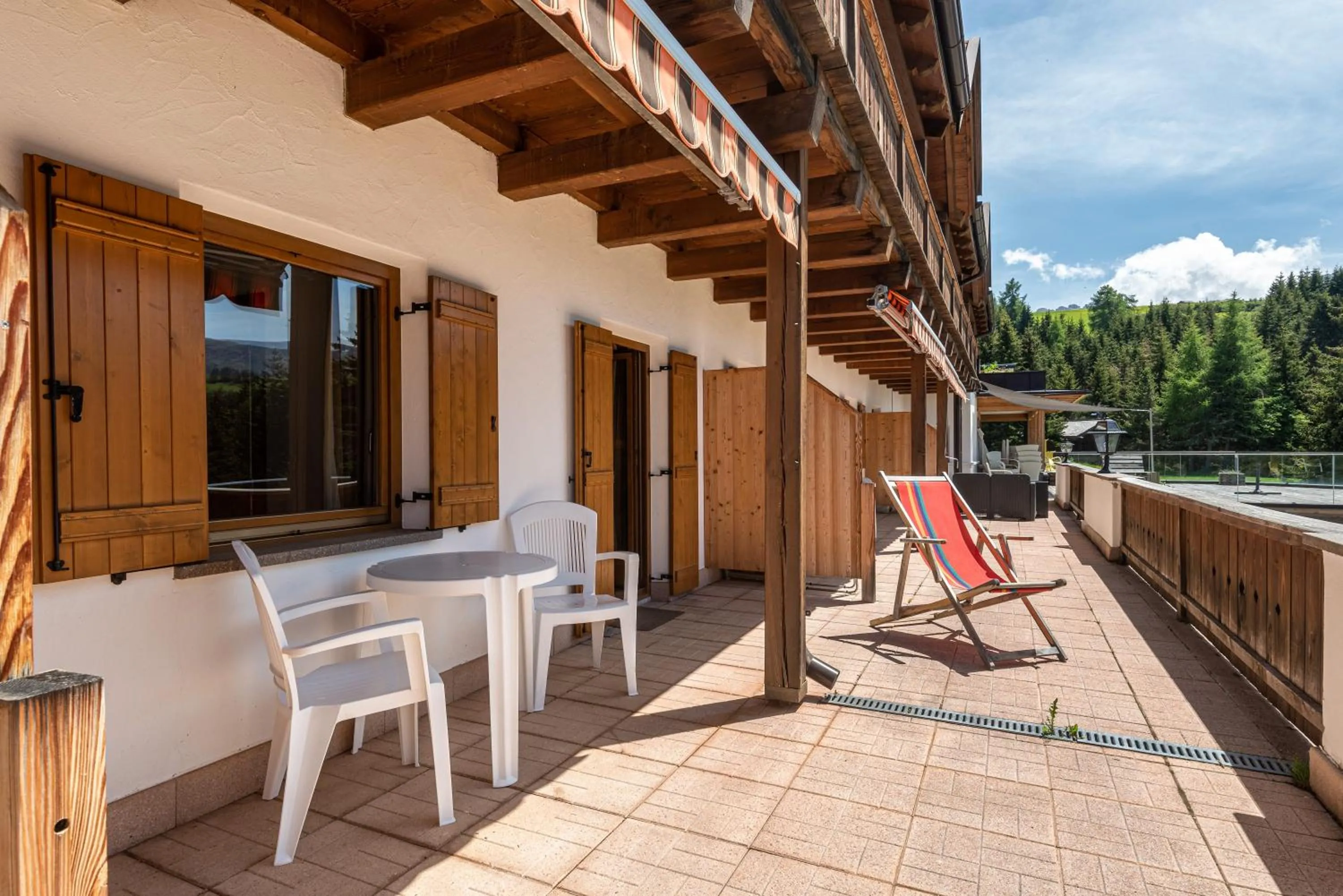 Two-Bedroom Deluxe Apartment with Garden View in Ferienparadies Sabina Joch