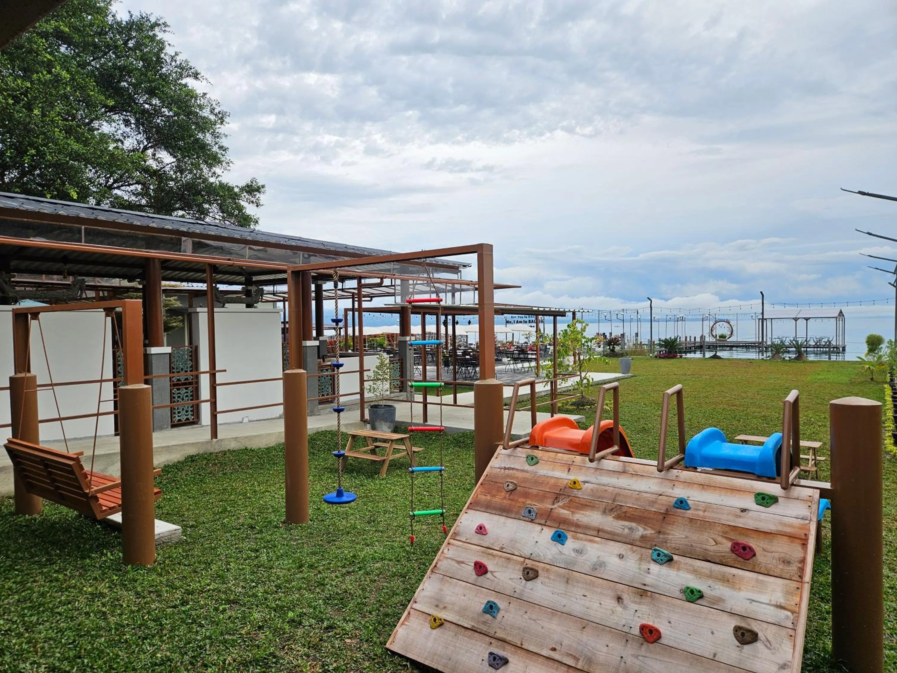 Kids's club in Damar Toba