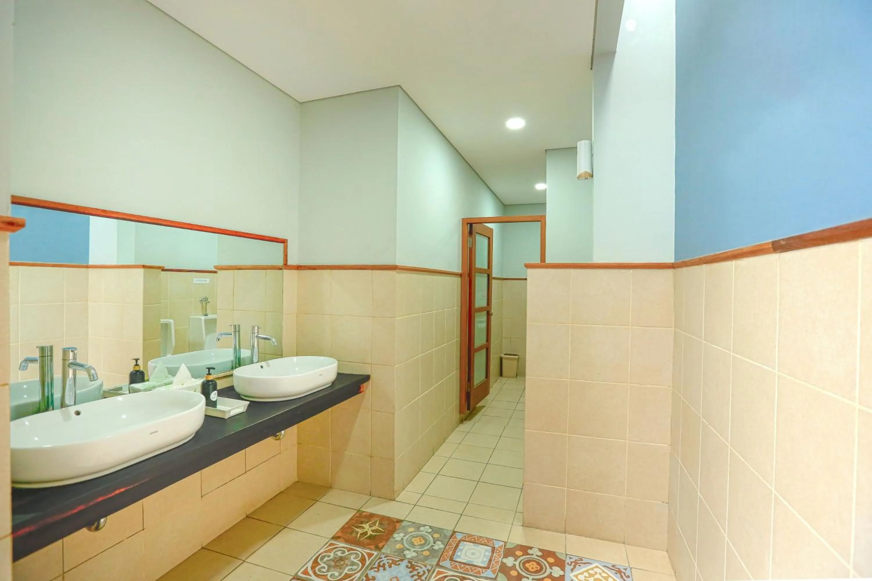 Toilet in Damar Toba