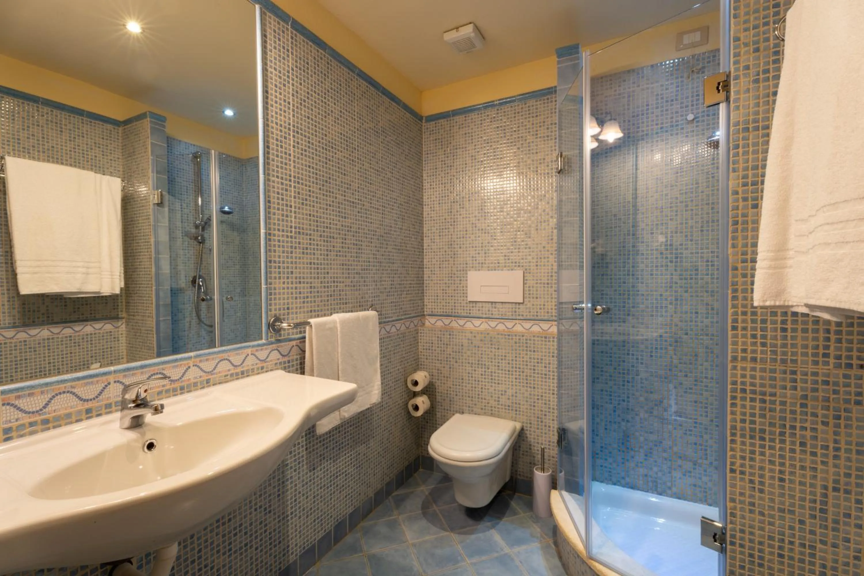 Bathroom in Hotel Sa Pedra