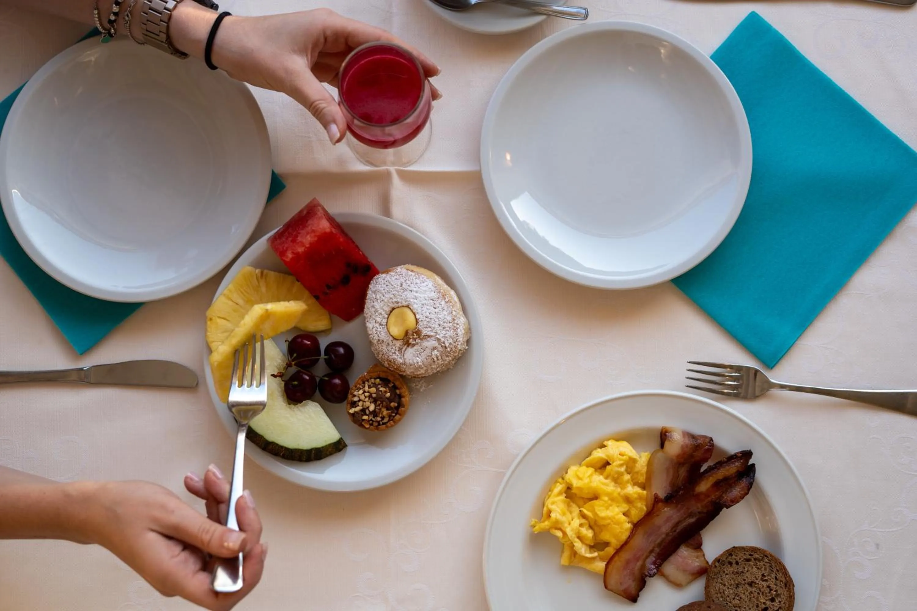 Breakfast in Hotel Sa Pedra