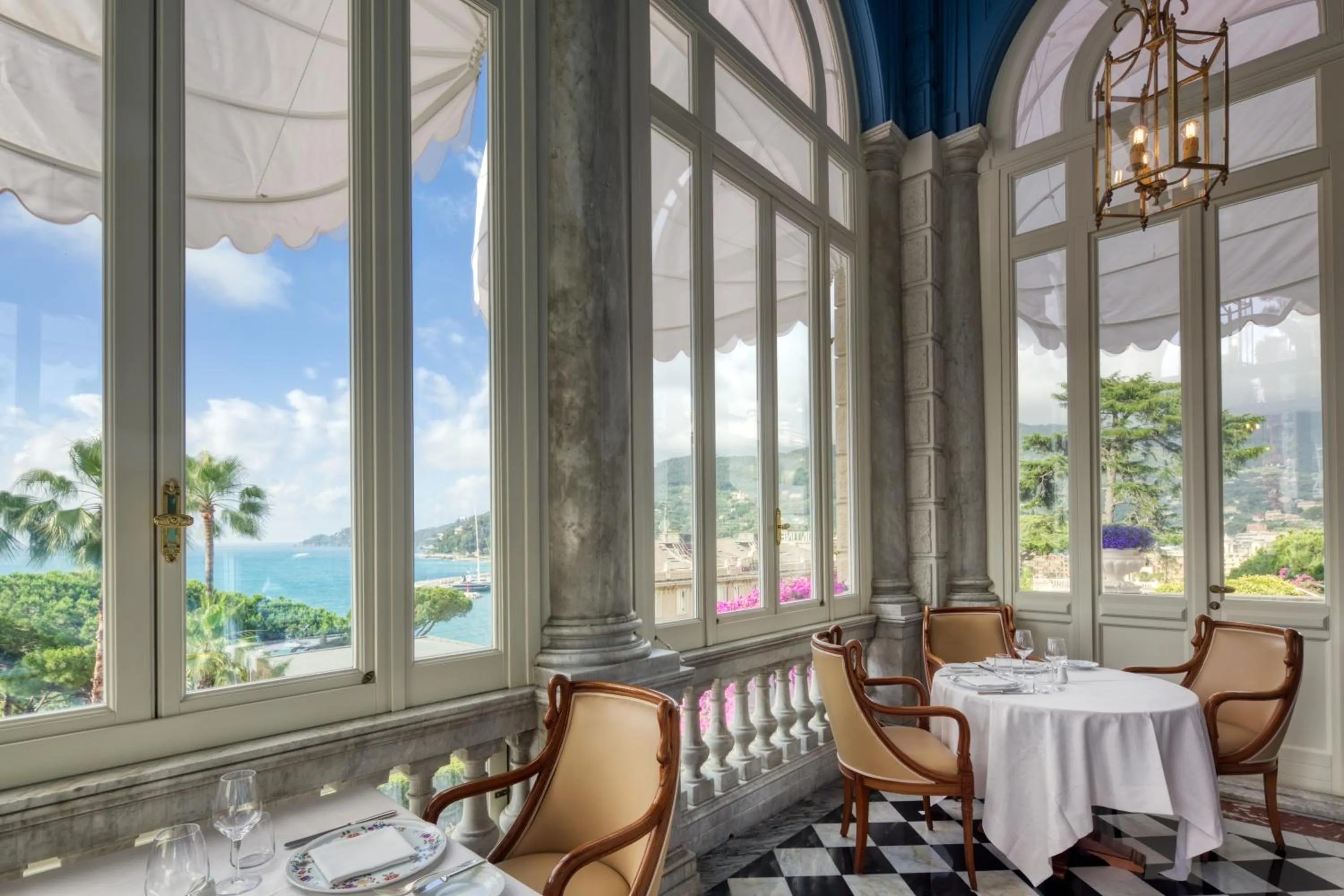 Restaurant/places to eat in Imperiale Palace Hotel