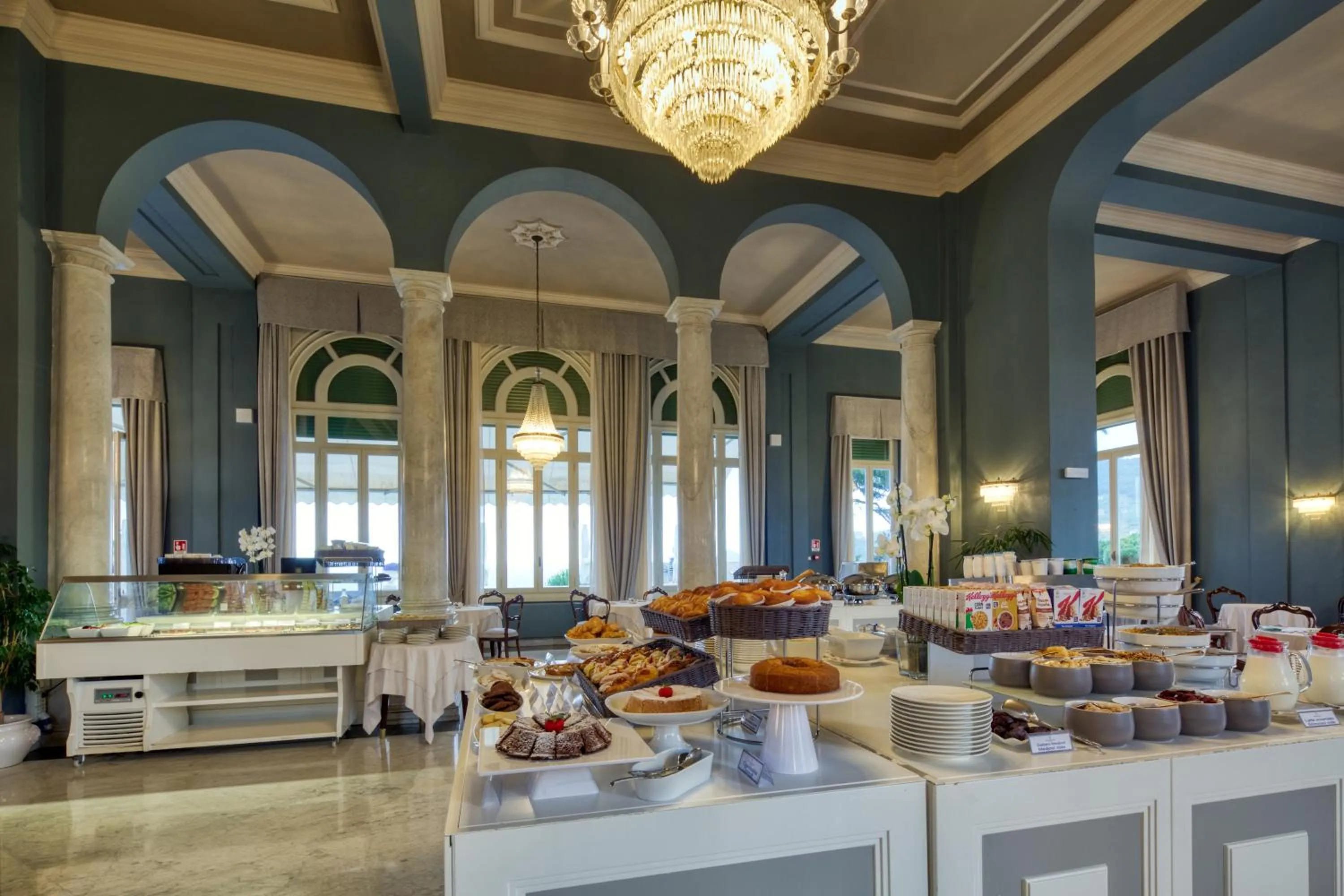 Breakfast in Imperiale Palace Hotel