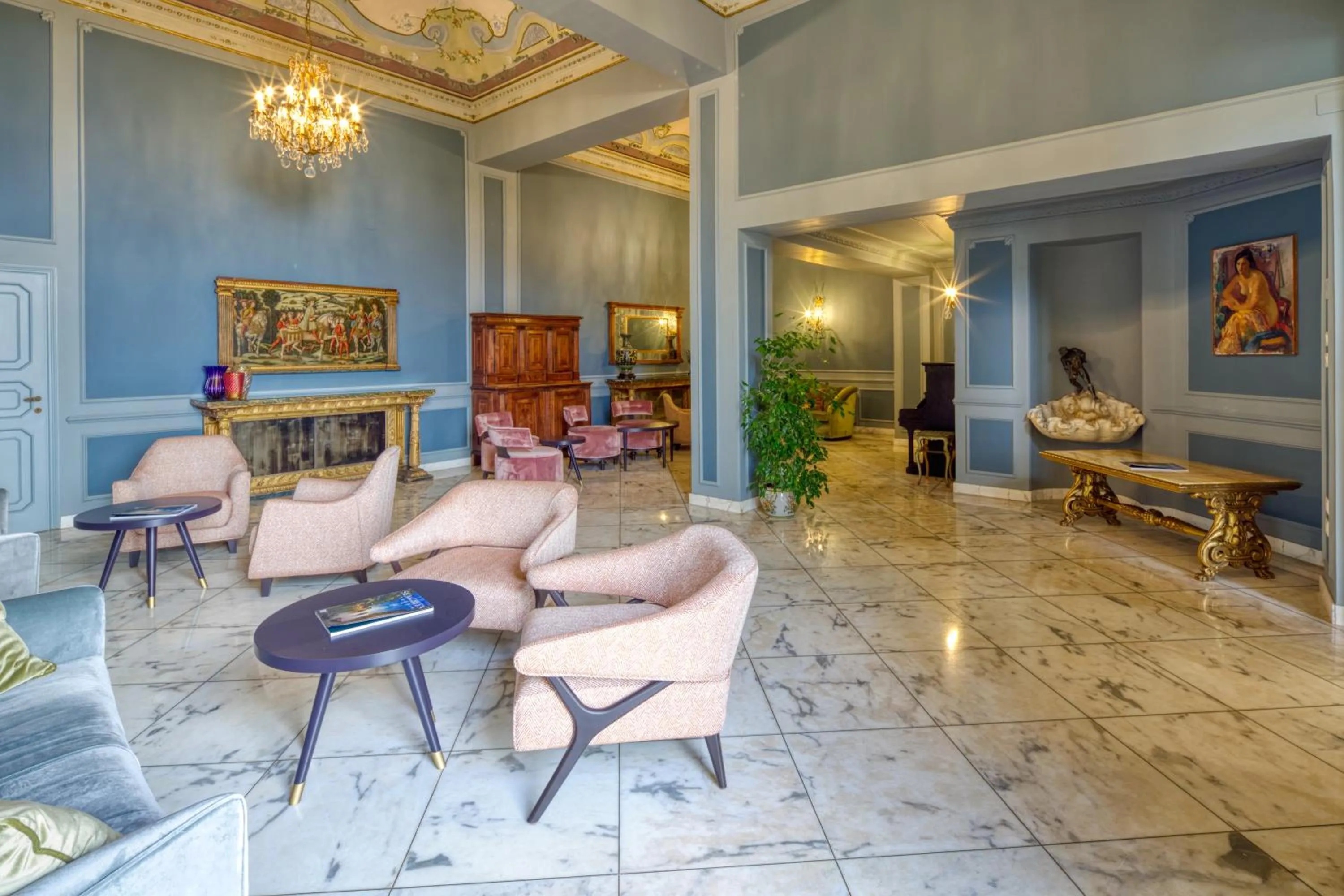 Communal lounge/ TV room in Imperiale Palace Hotel