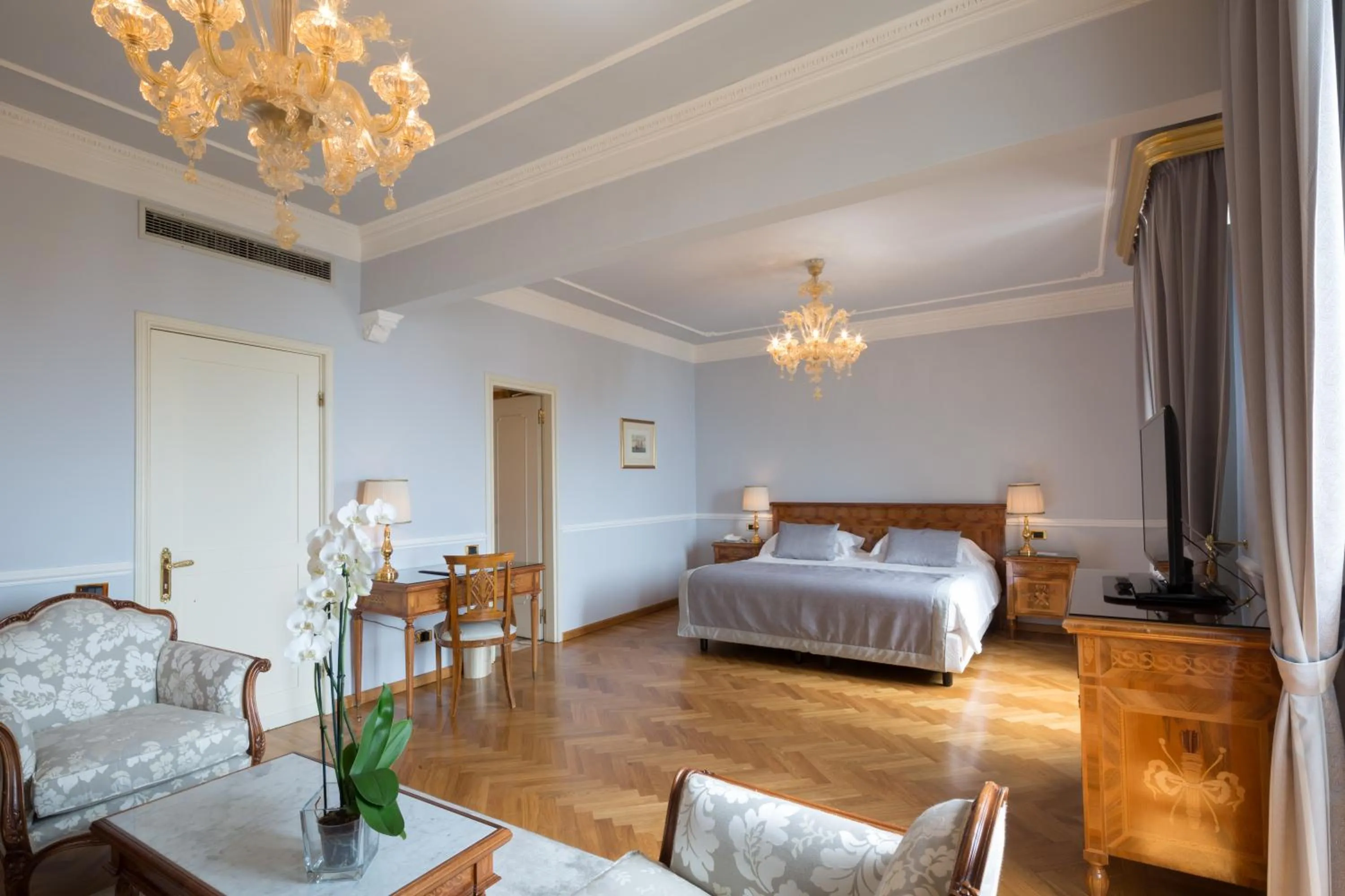 Photo of the whole room, Bed in Imperiale Palace Hotel