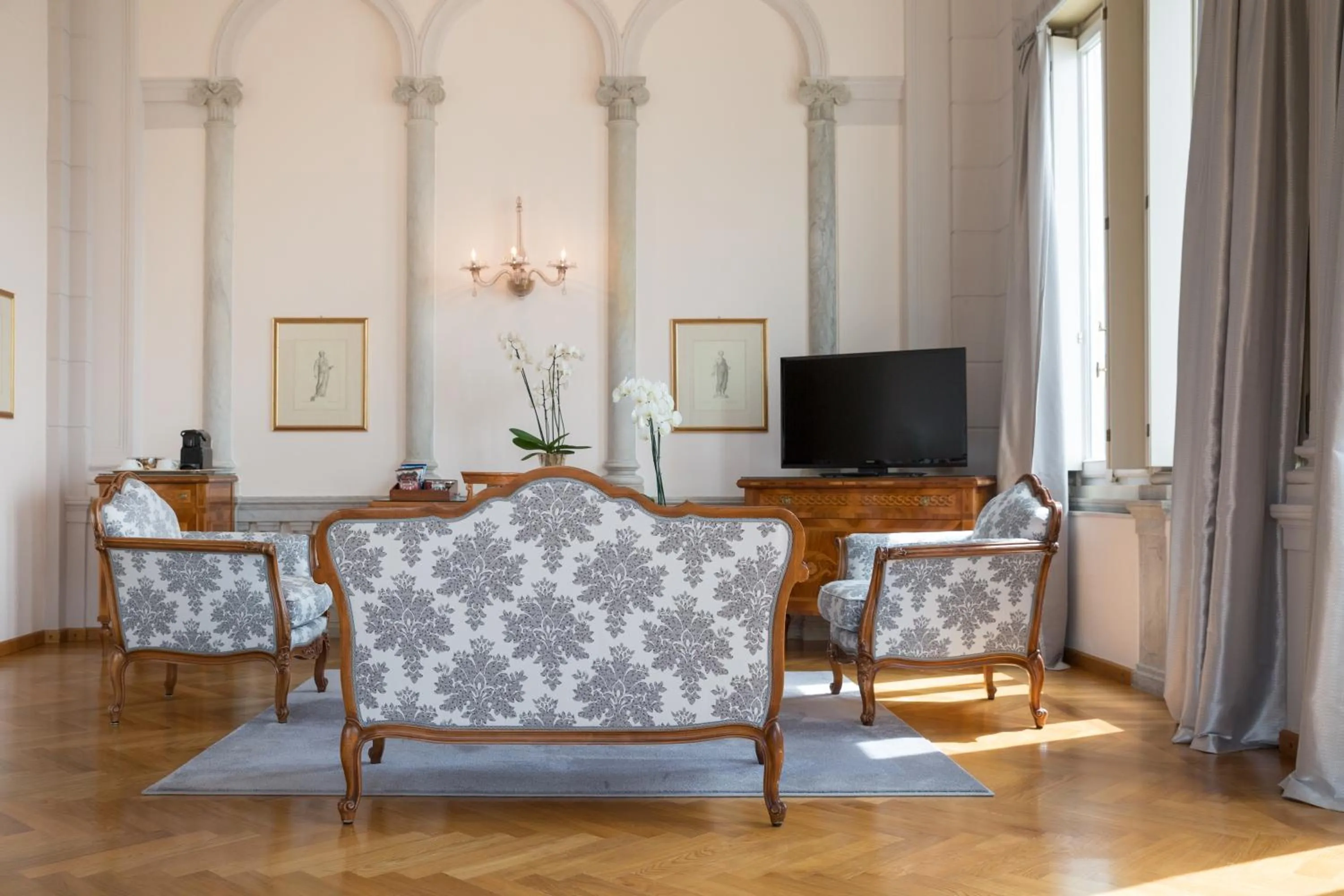 Photo of the whole room in Imperiale Palace Hotel