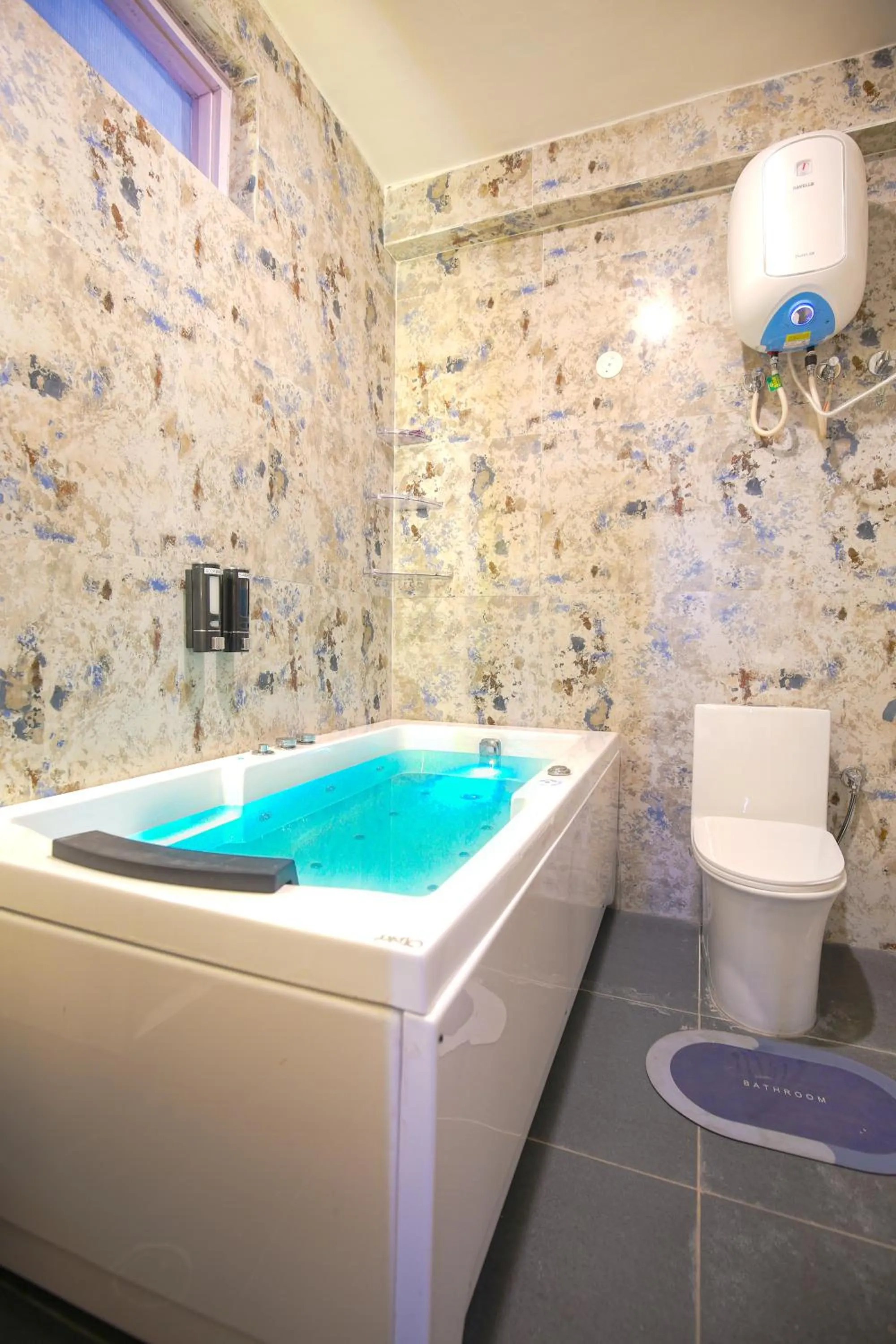 Toilet in The Bunksters Bir