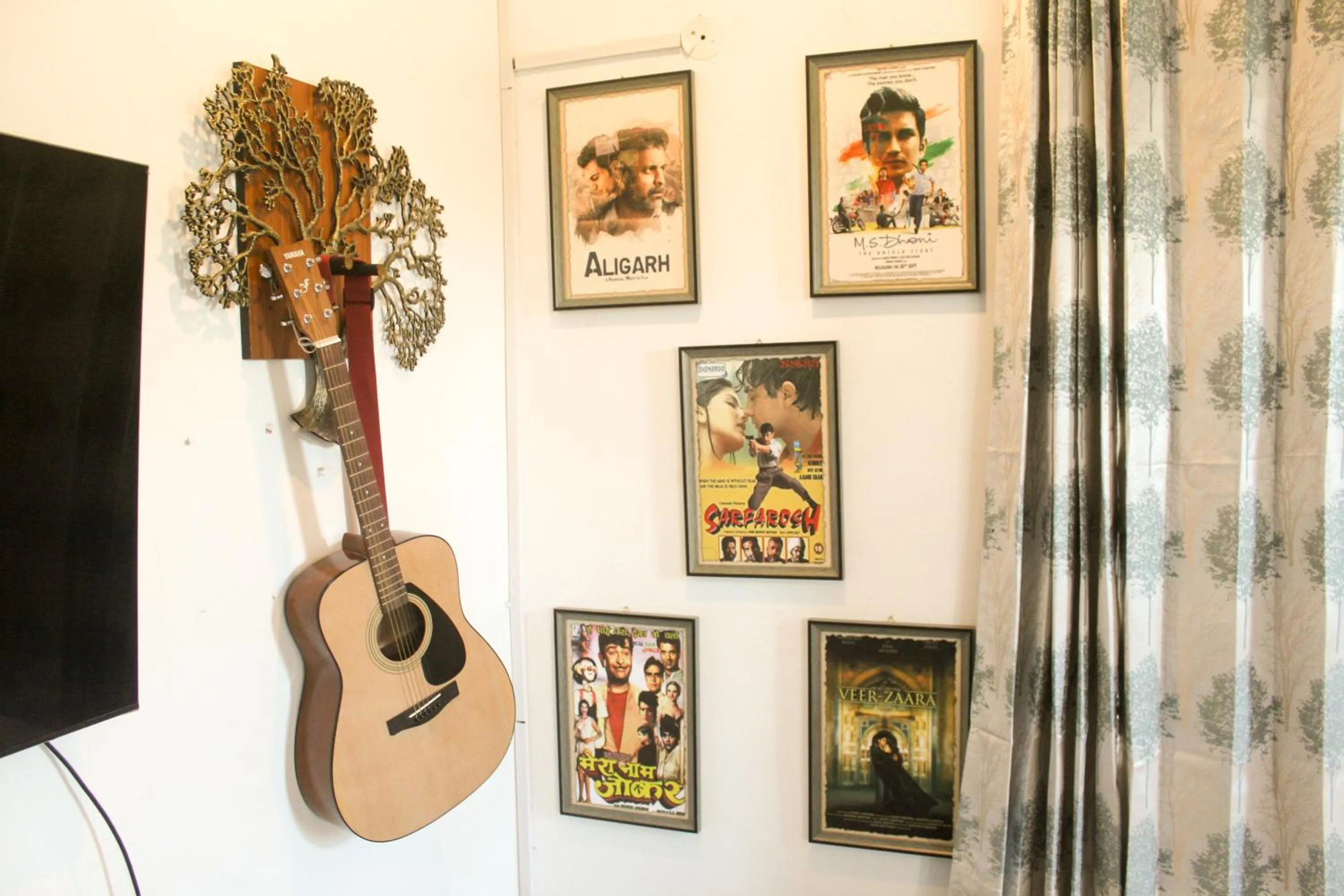 Communal lounge/ TV room in The Bunksters Bir