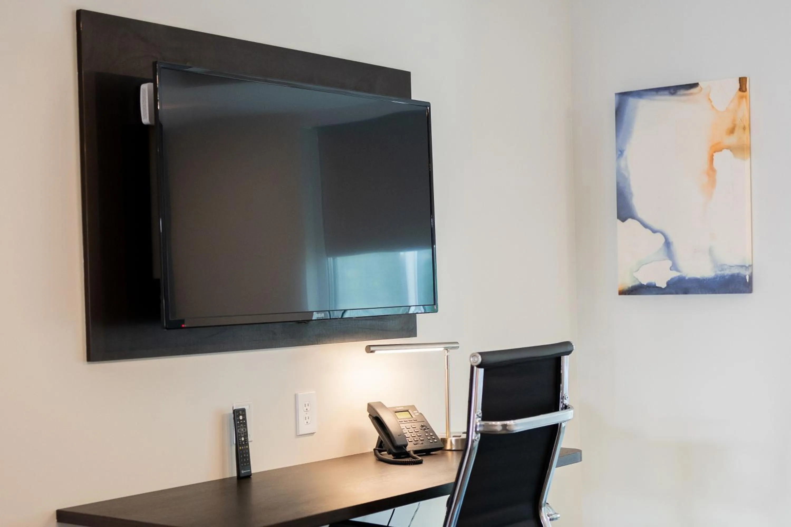 TV and multimedia in stayAPT Suites San Antonio-Lackland