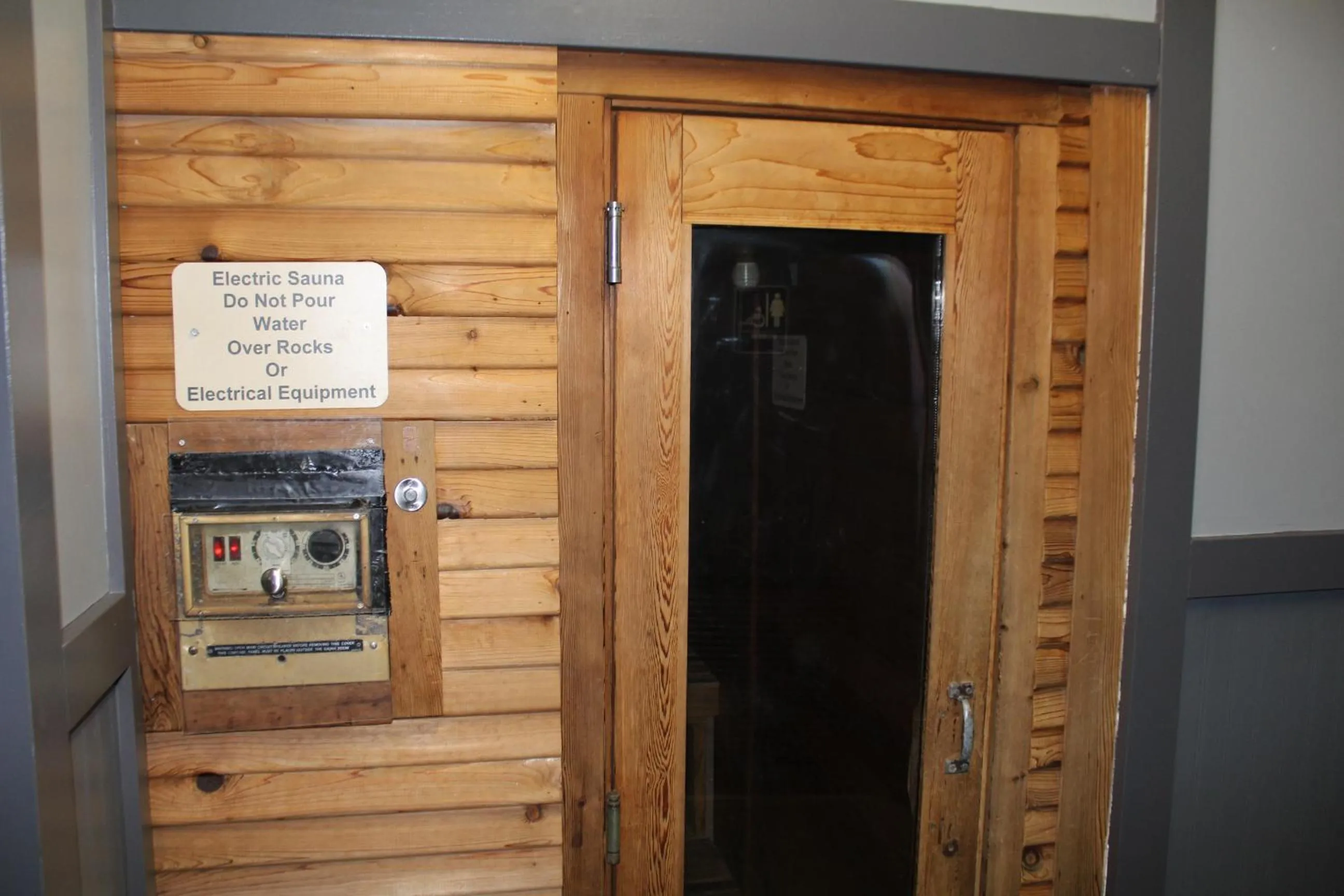 Sauna in Gorgeous 2 Bedroom Condo