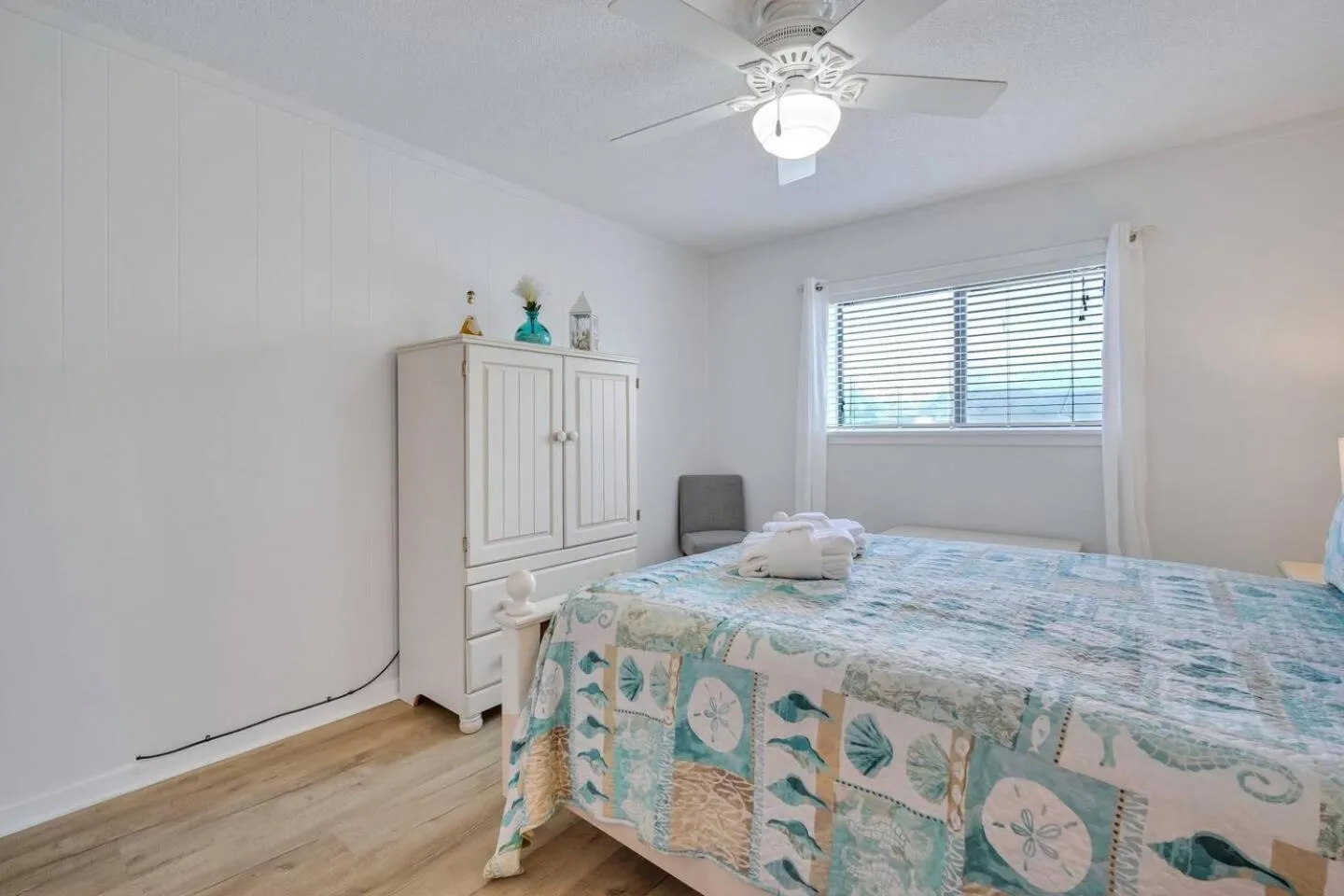 Bed in Gorgeous 2 Bedroom Condo