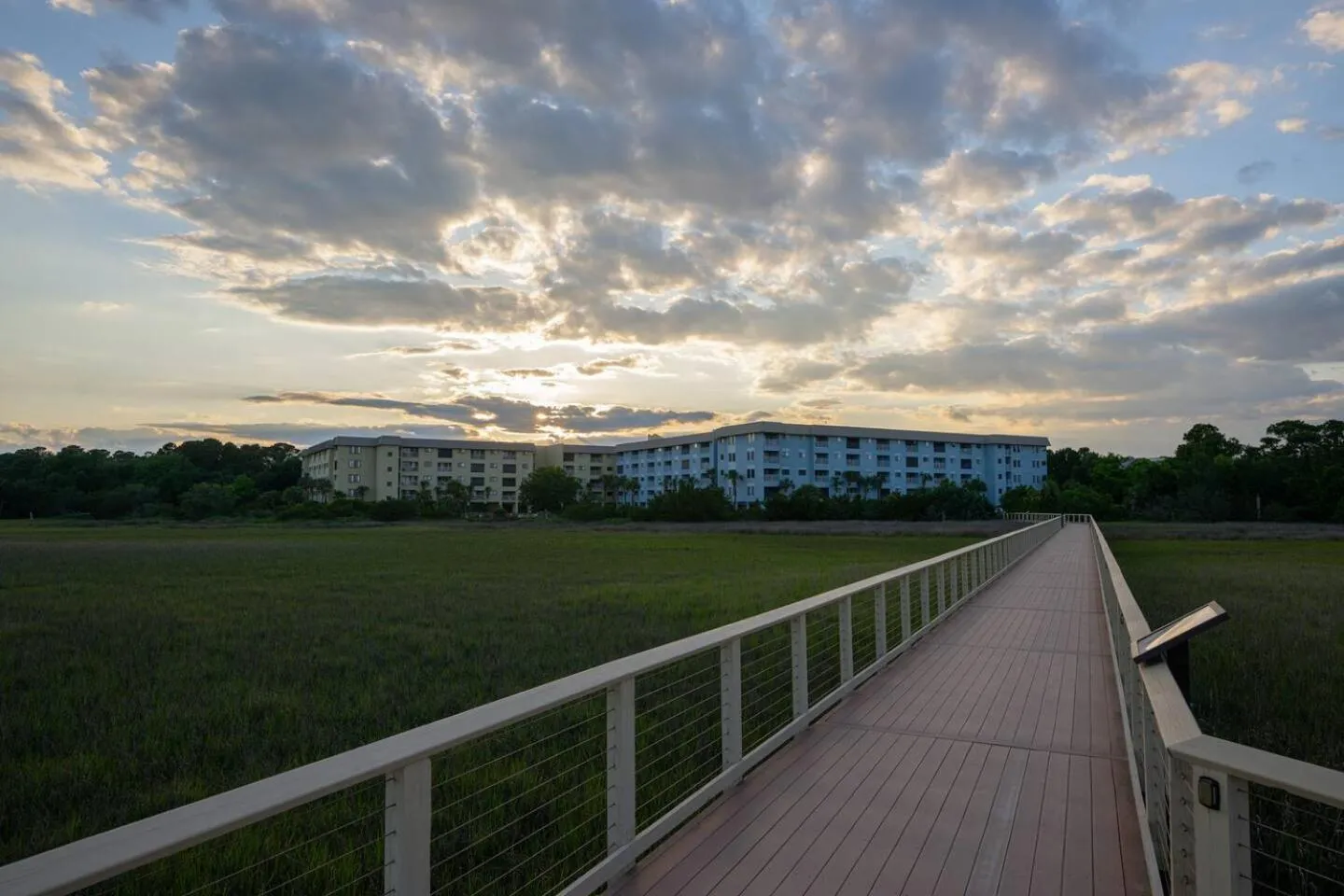 Gorgeous 2 Bedroom Condo