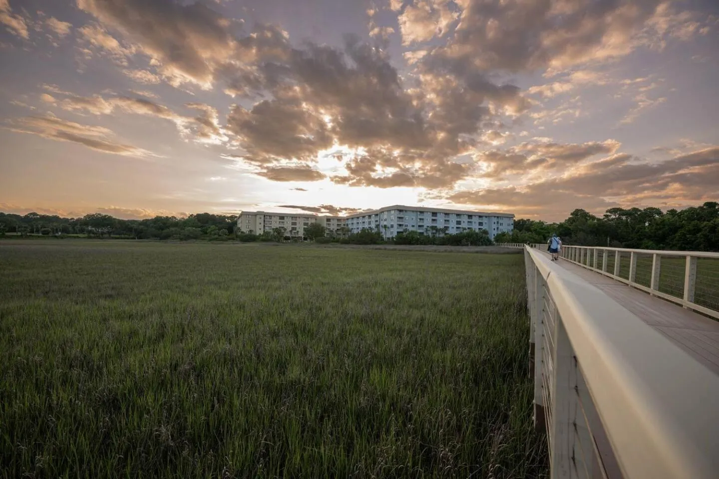 Gorgeous 2 Bedroom Condo