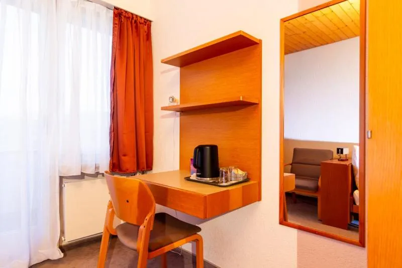 Coffee/tea facilities in Hotel Swiss Views