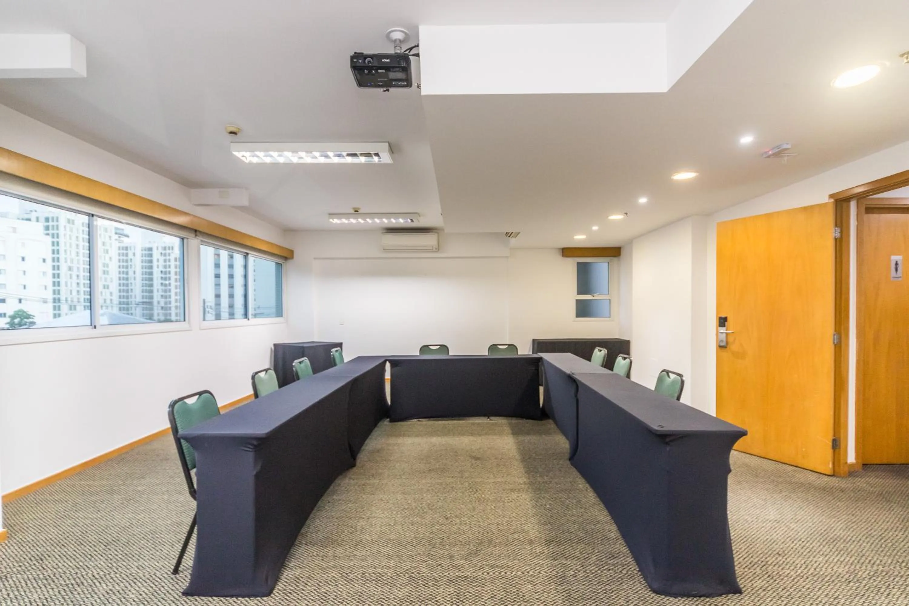 Day in Paraíso Suítes by Charlie