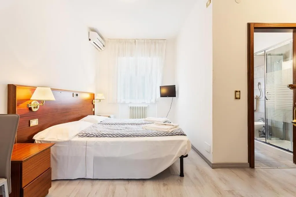 Bed in Hotel Gardesana