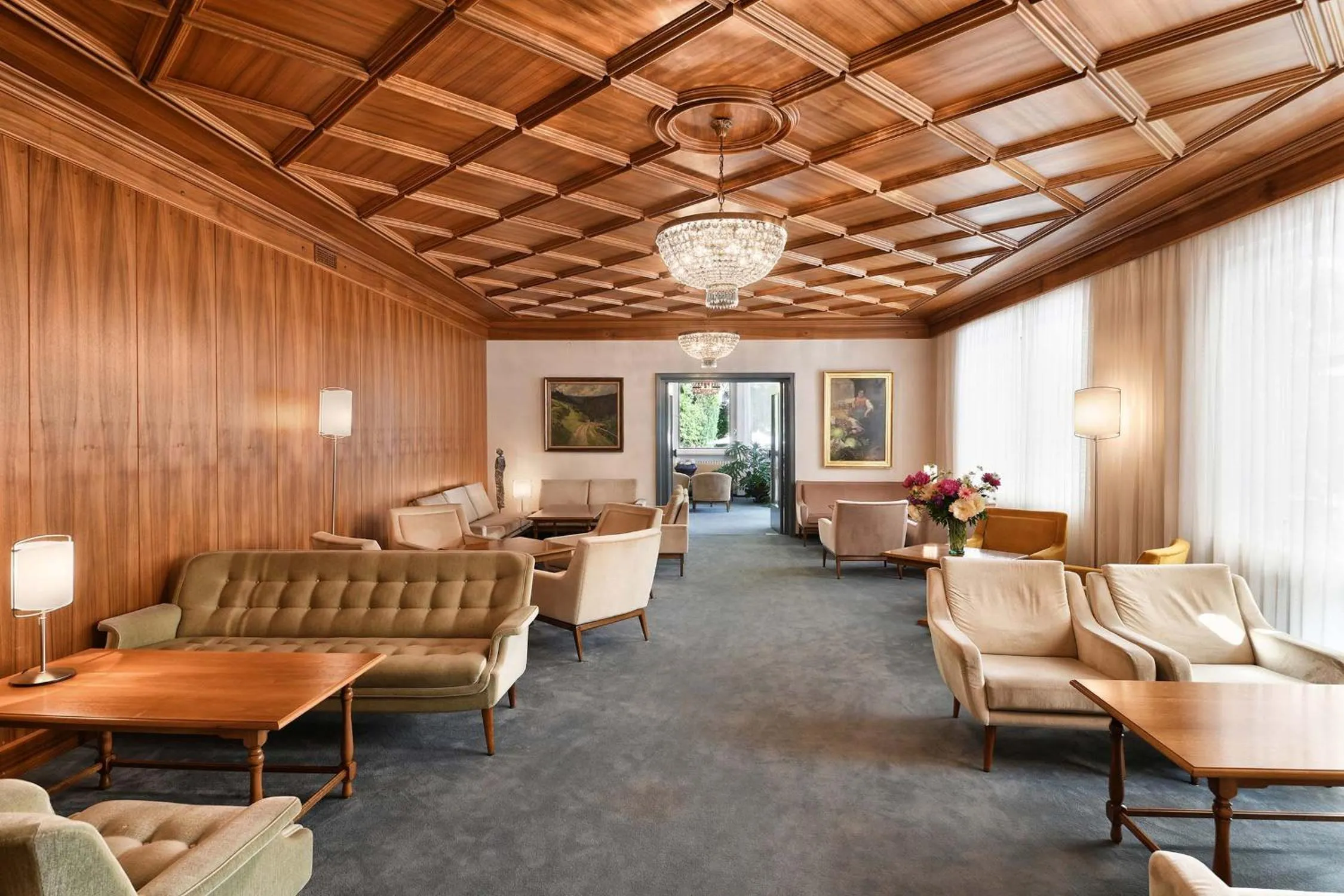 Communal lounge/ TV room in Hotel Juliane