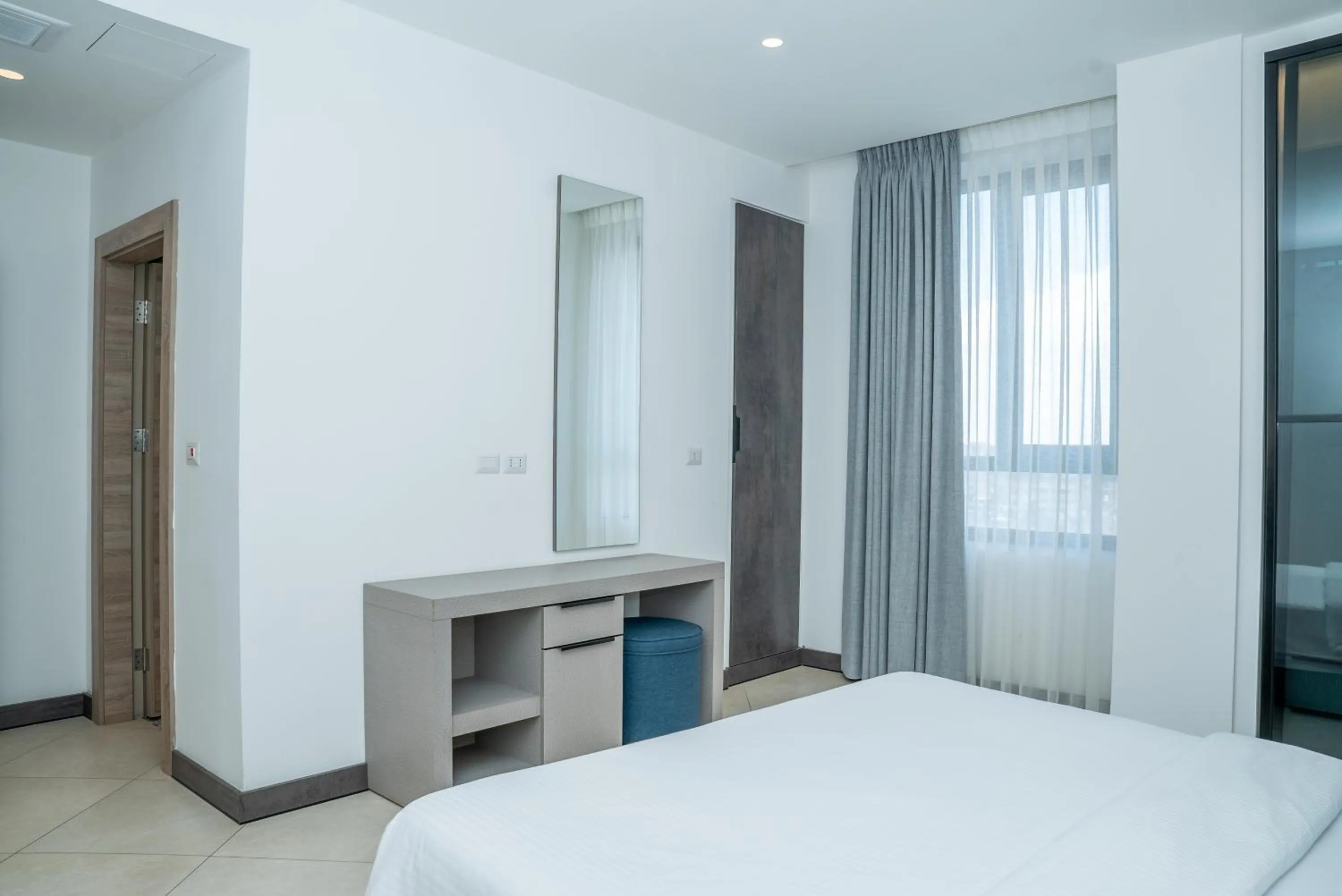 Bed in Liv Weibdeh Hotel Suites