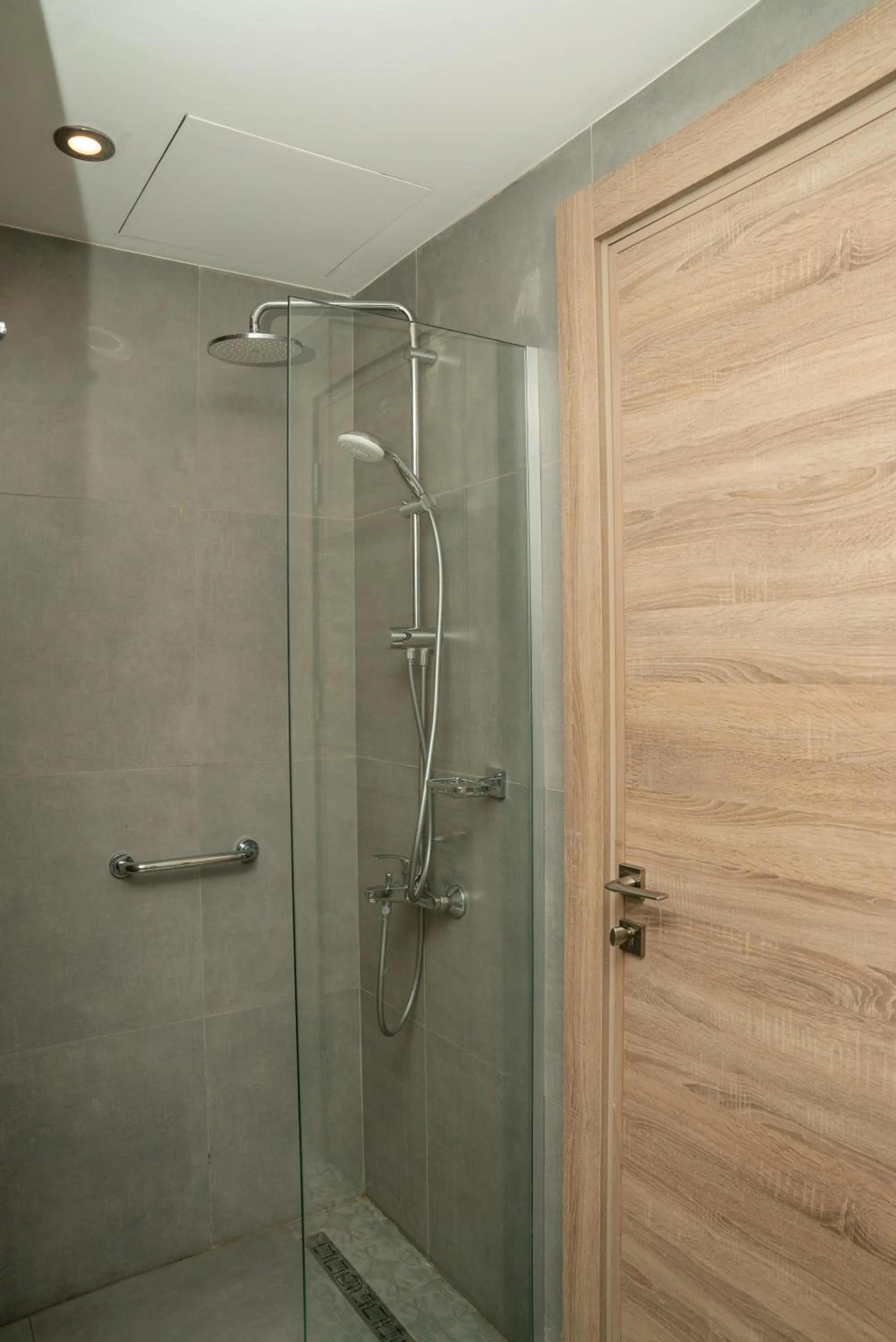 Bathroom in Liv Weibdeh Hotel Suites