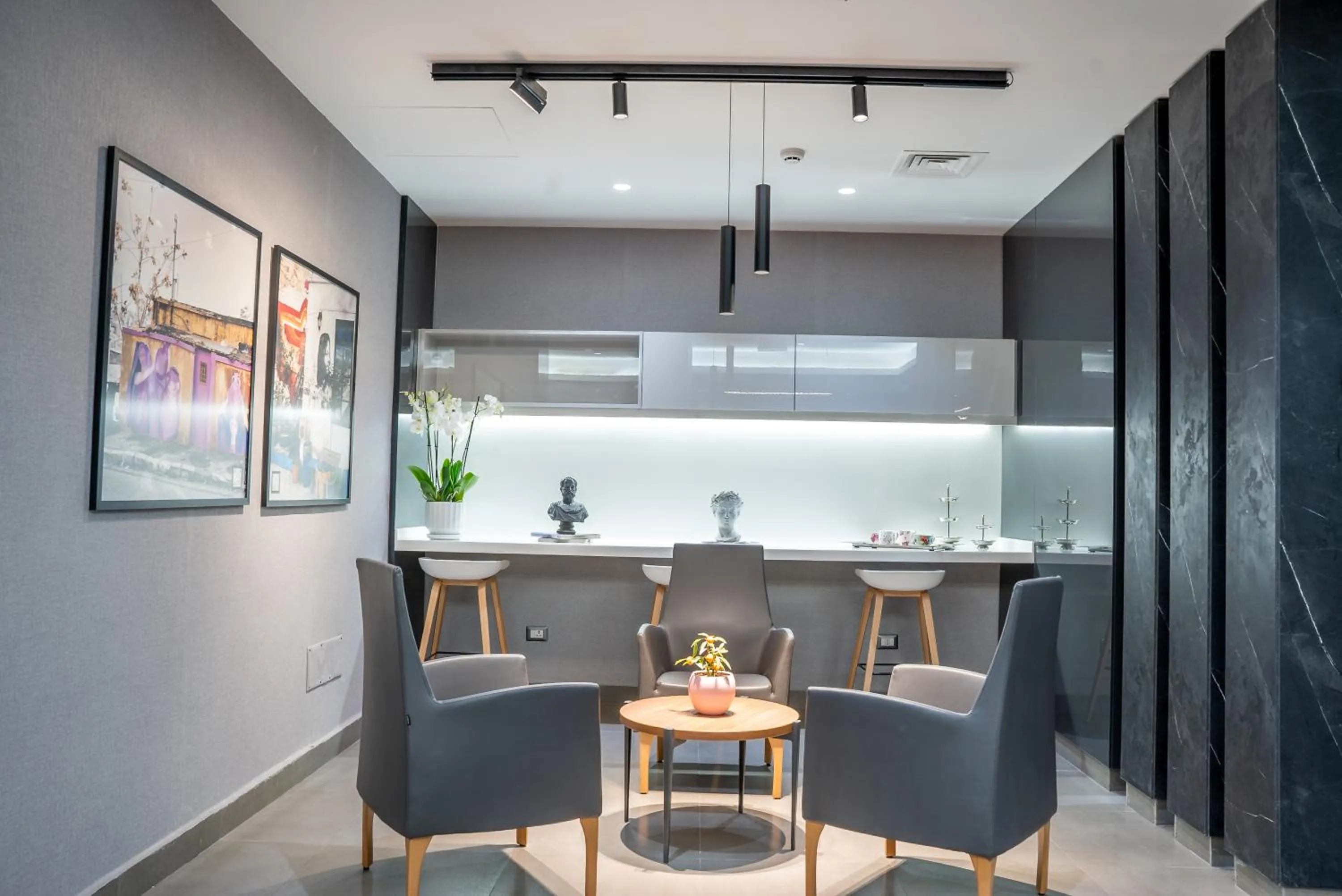 Lobby or reception in Liv Weibdeh Hotel Suites