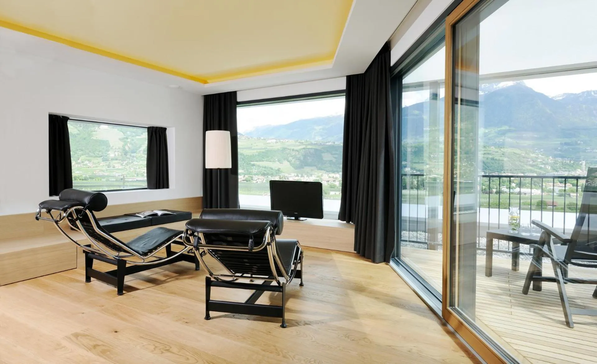 TV and multimedia in Bio & Wellnesshotel Pazeider - Healing Garden above Meran