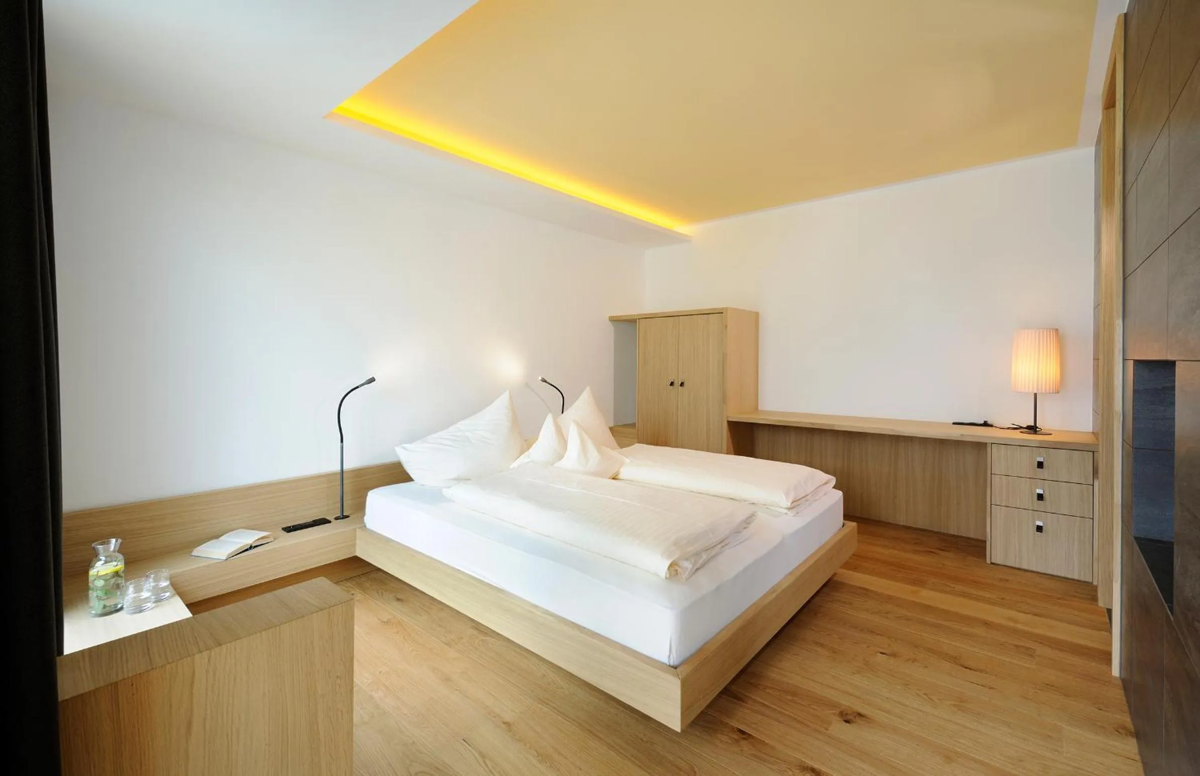 Bed in Bio & Wellnesshotel Pazeider - Healing Garden above Meran