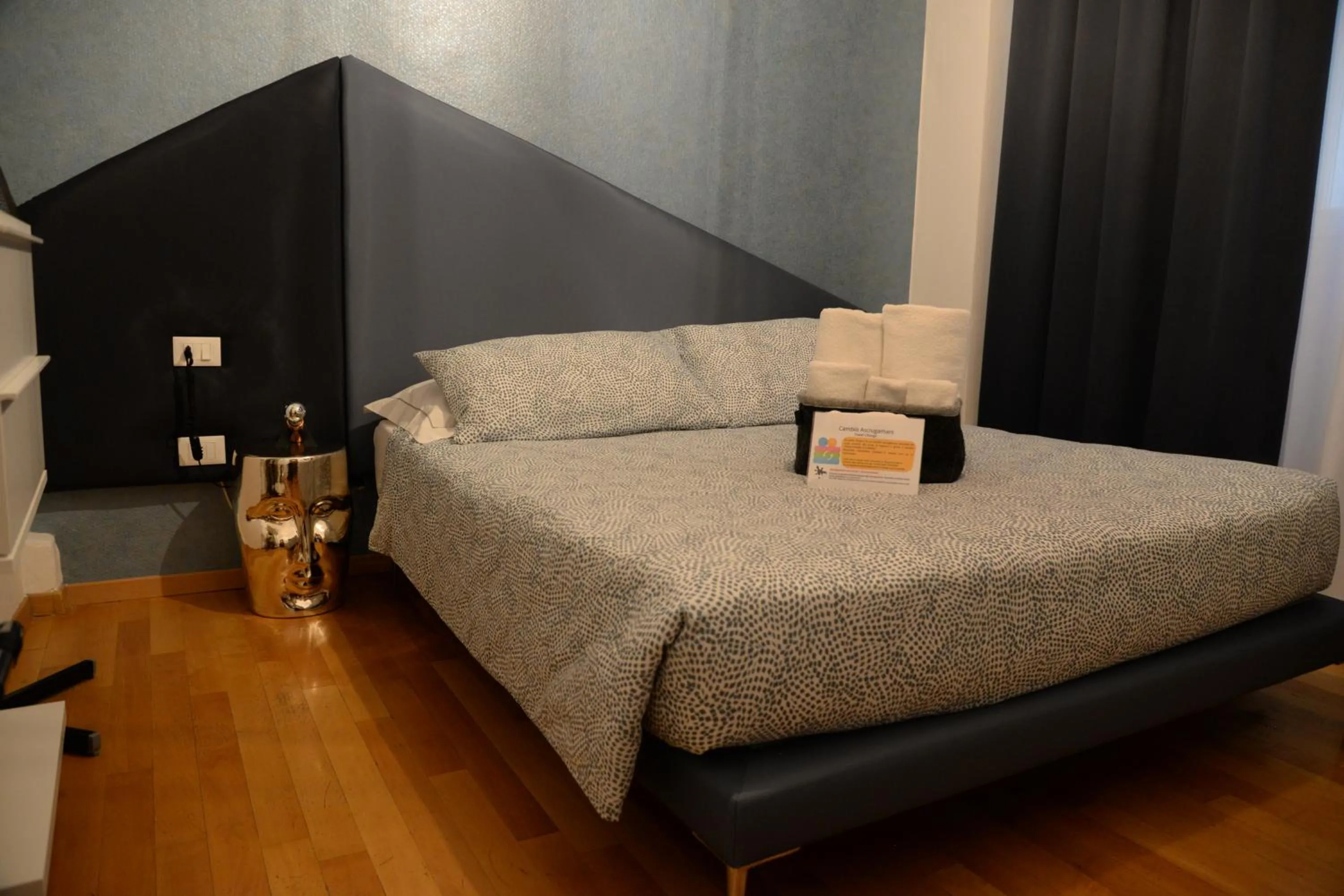 Bed in House of Trento - NO Reception
