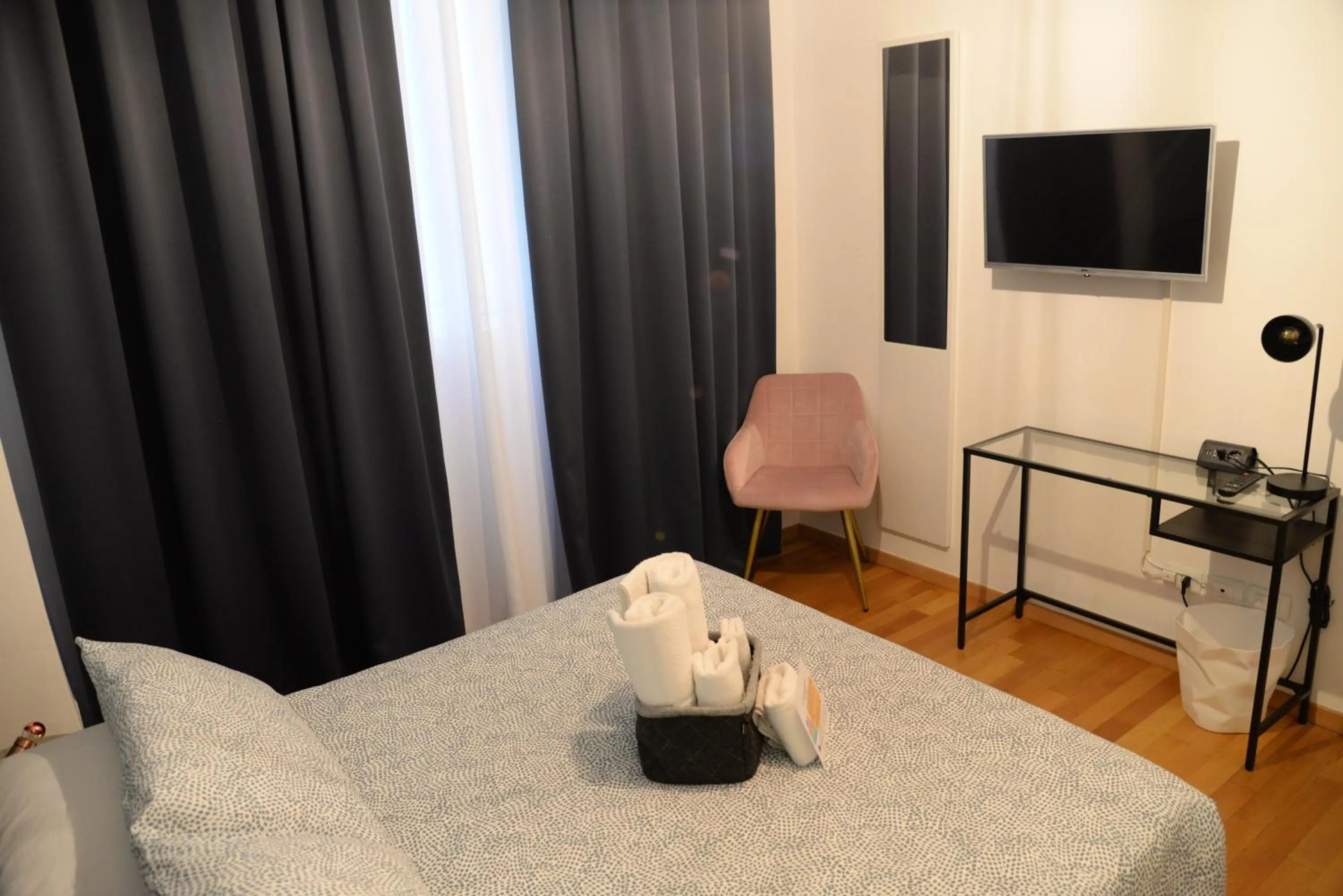 Bedroom, Bed in House of Trento - NO Reception