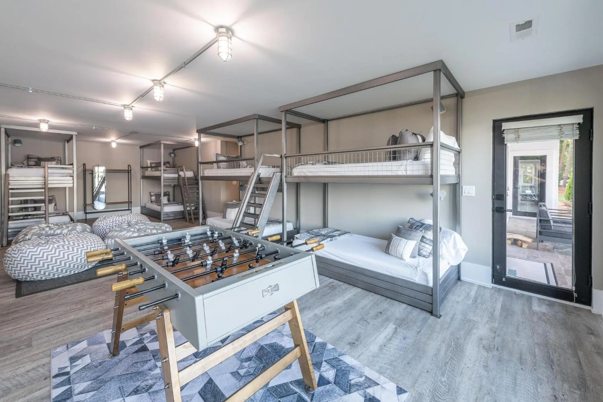 Bed in Sterling on Strawpocket