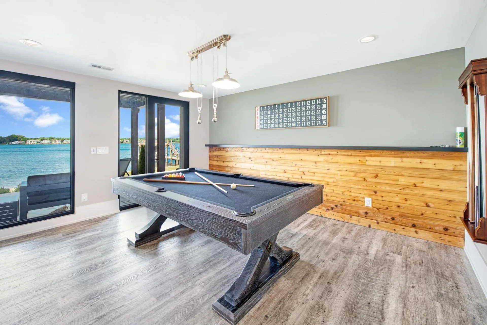 Sterling on Strawpocket