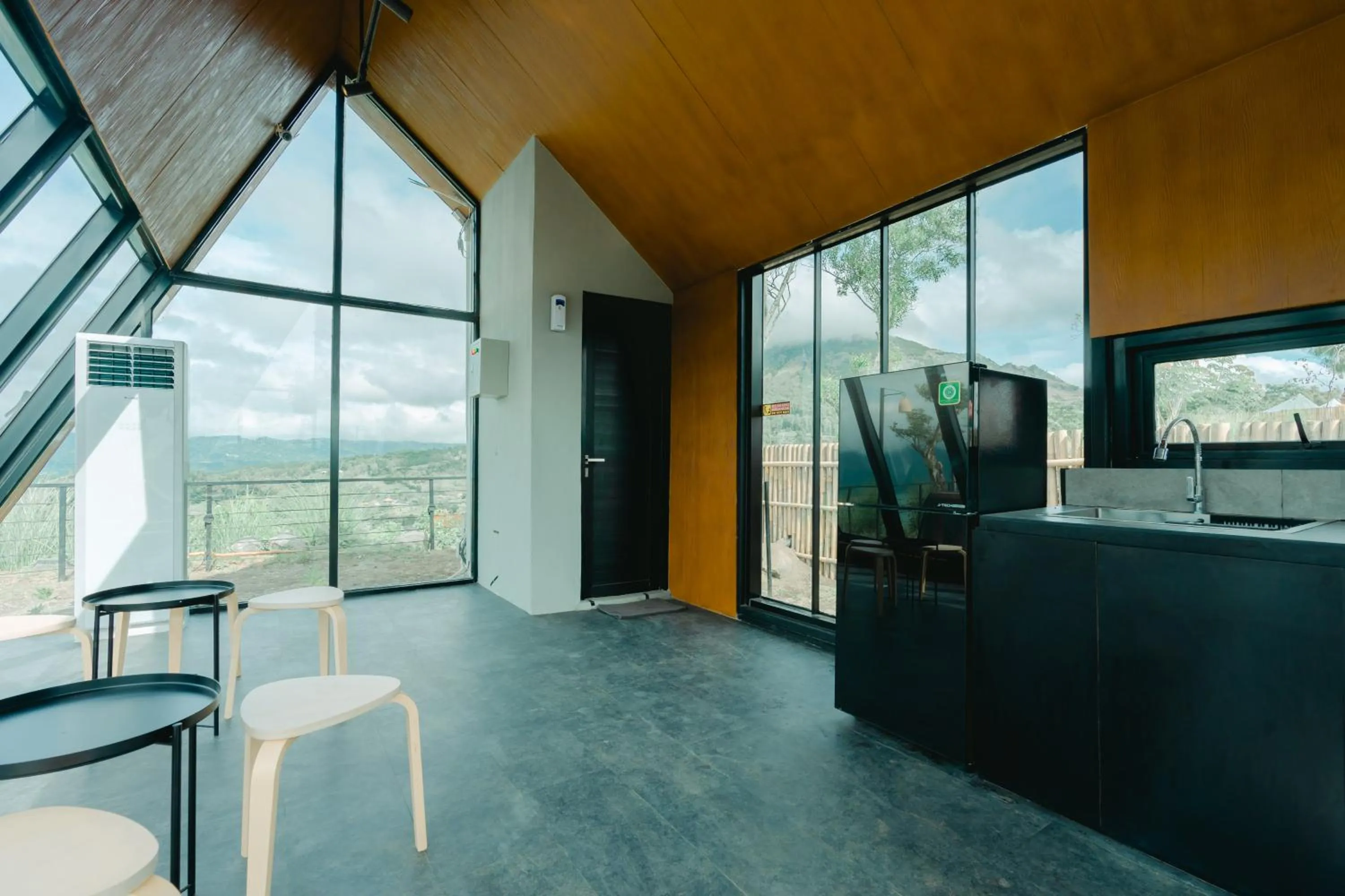 Area and facilities in Bobocabin Kintamani, Bali