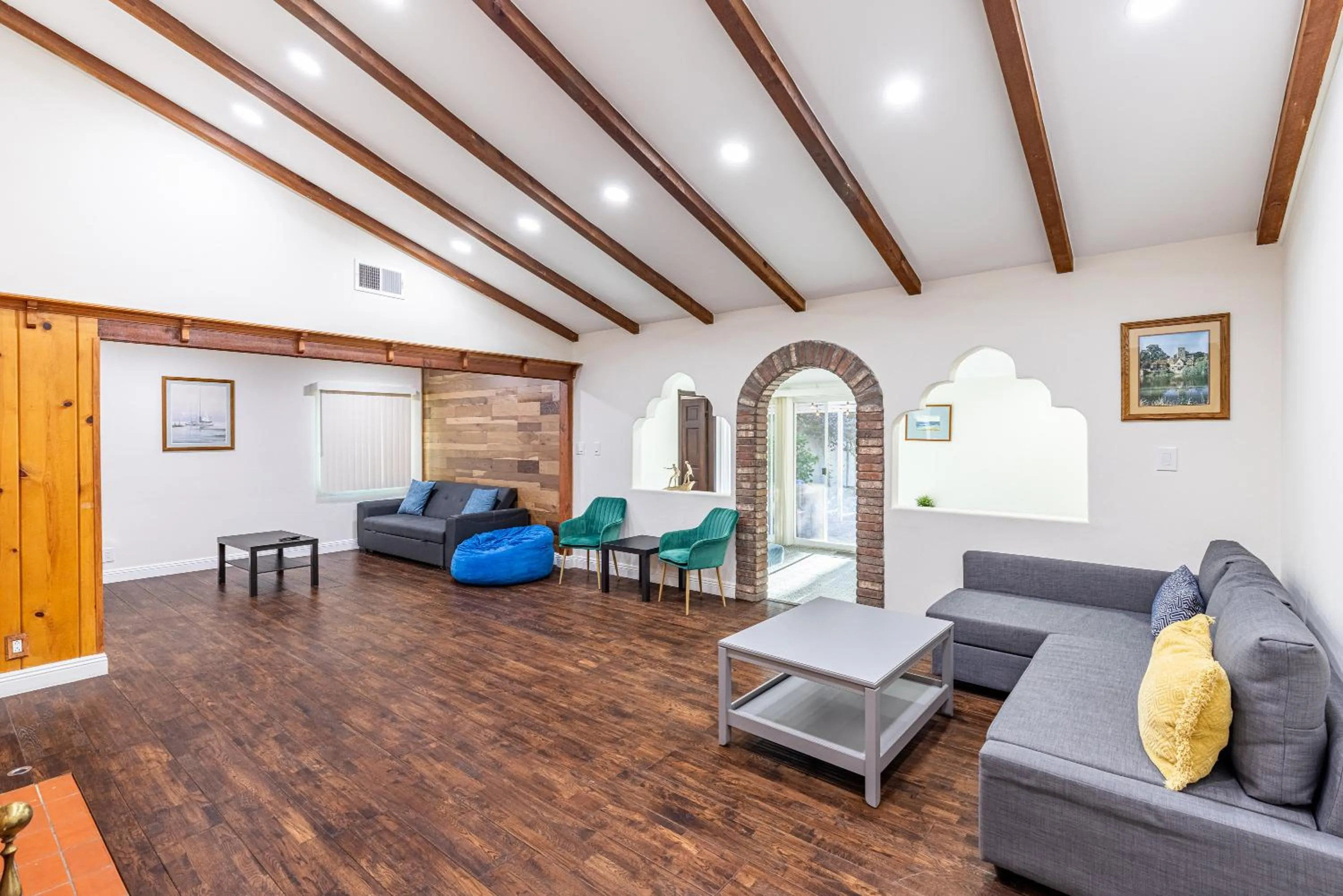 Spacious Home with Garden & Pool