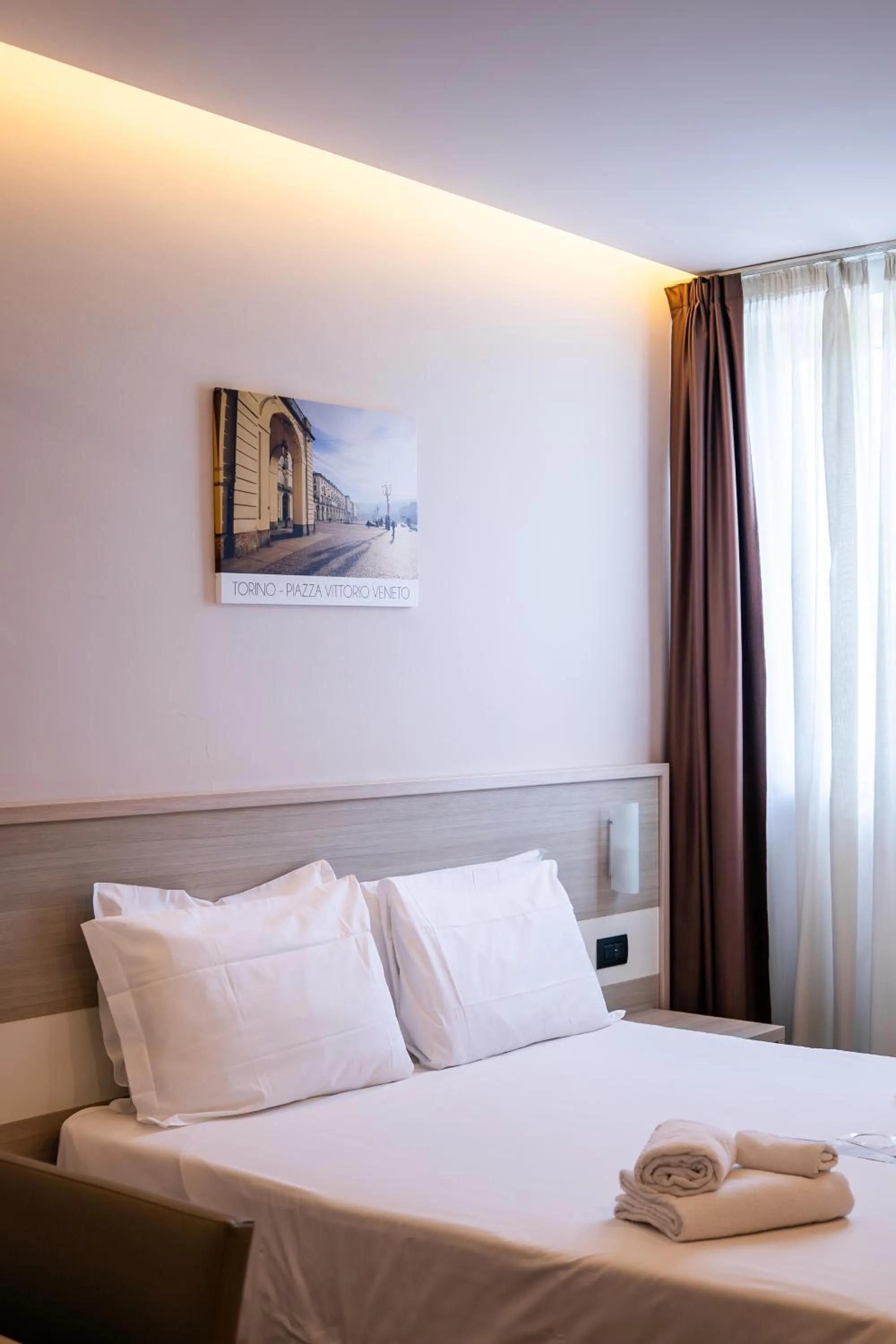 Bed in Best Quality Hotel La Darsena