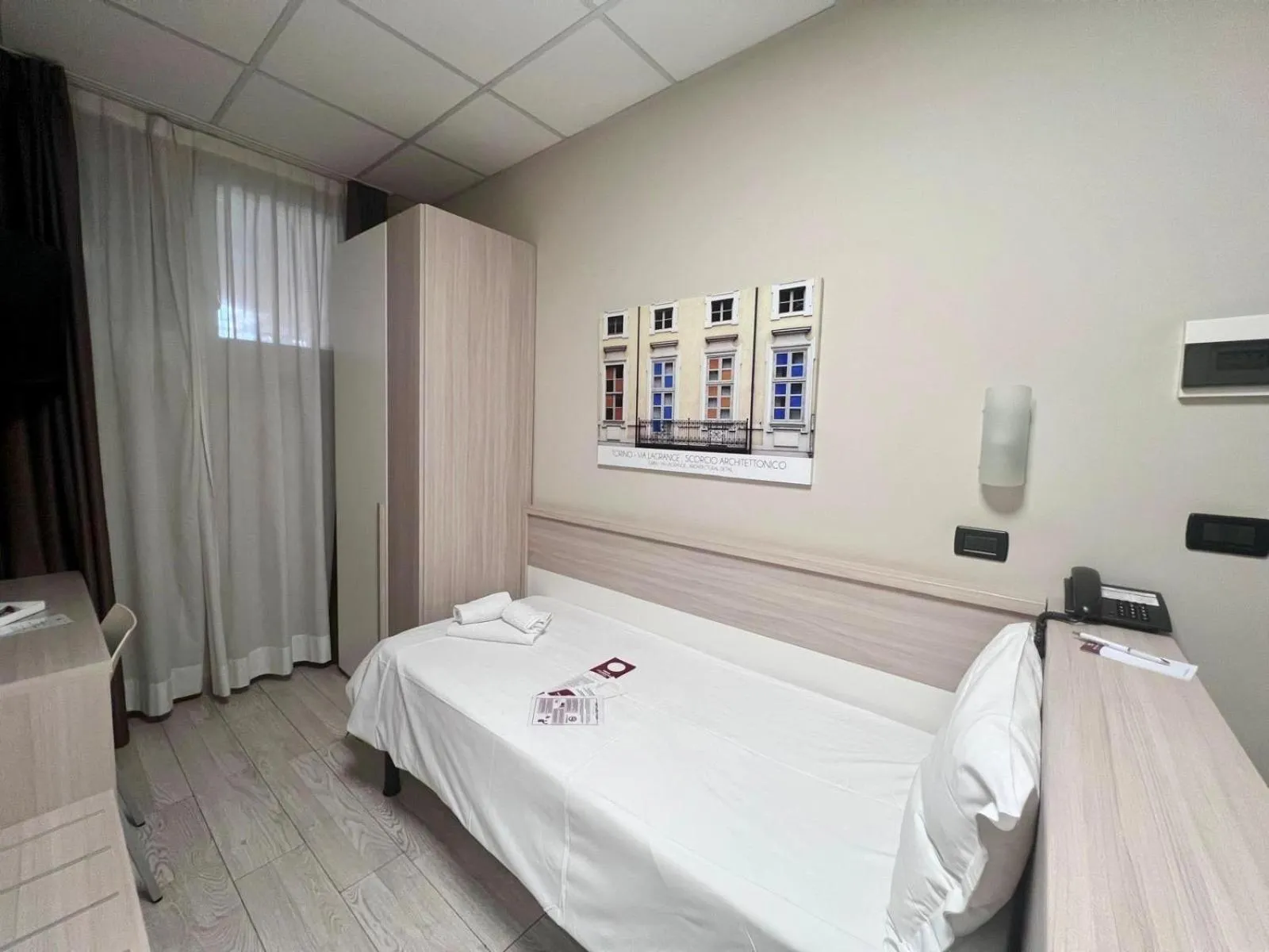 Bed in Best Quality Hotel La Darsena