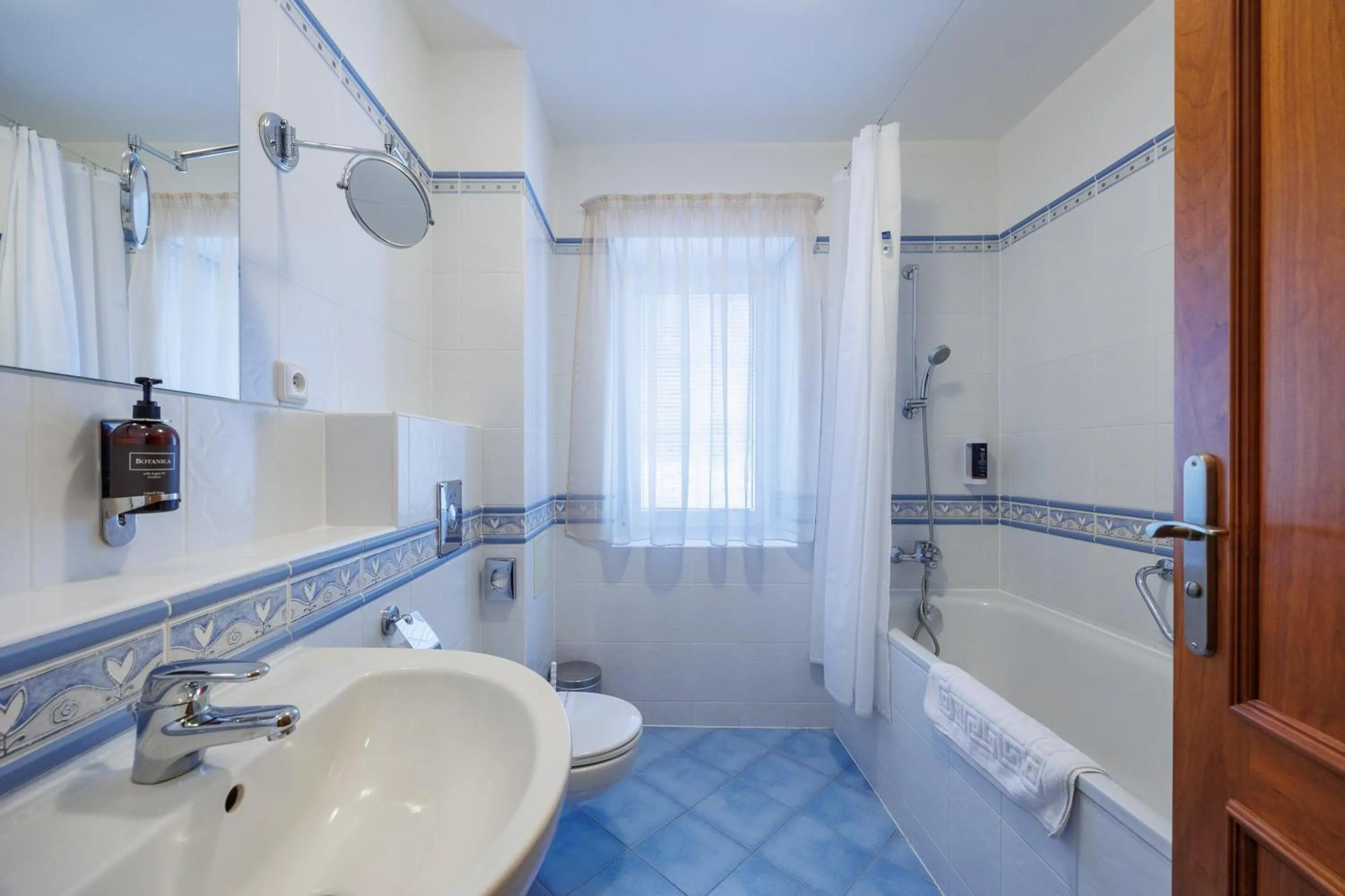 Bathroom in Hotel U Zámečku Cihelny