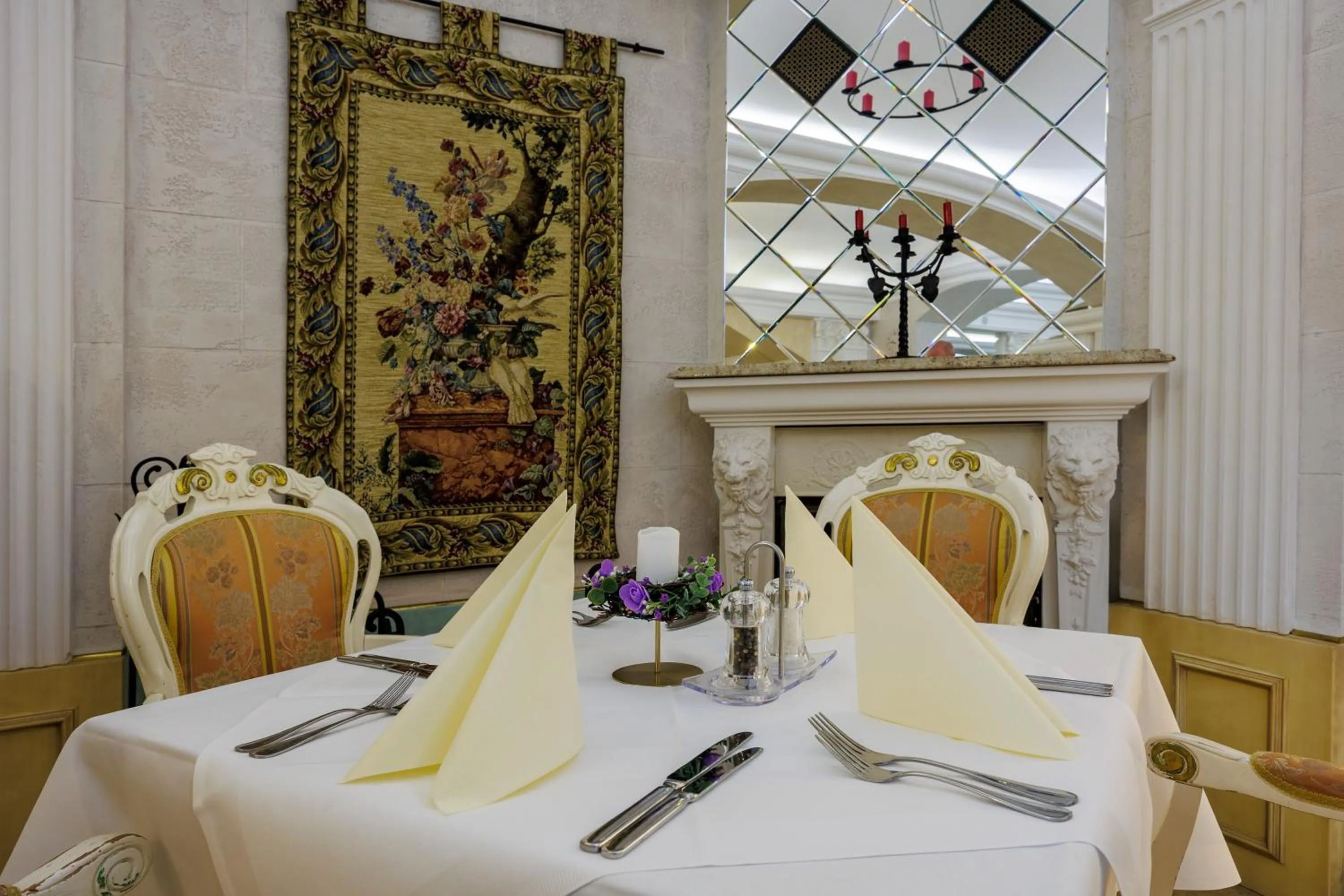 Restaurant/places to eat in Hotel U Zámečku Cihelny