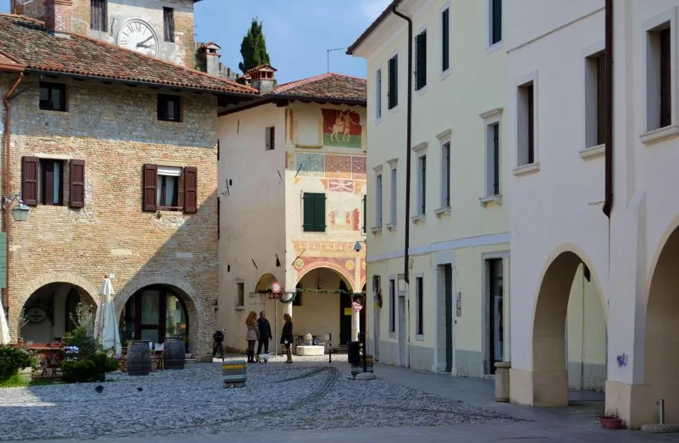 Nearby landmark in Grand Hotel President