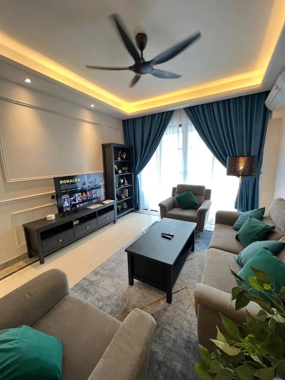 R&F PRINCESS COVE by ANJU